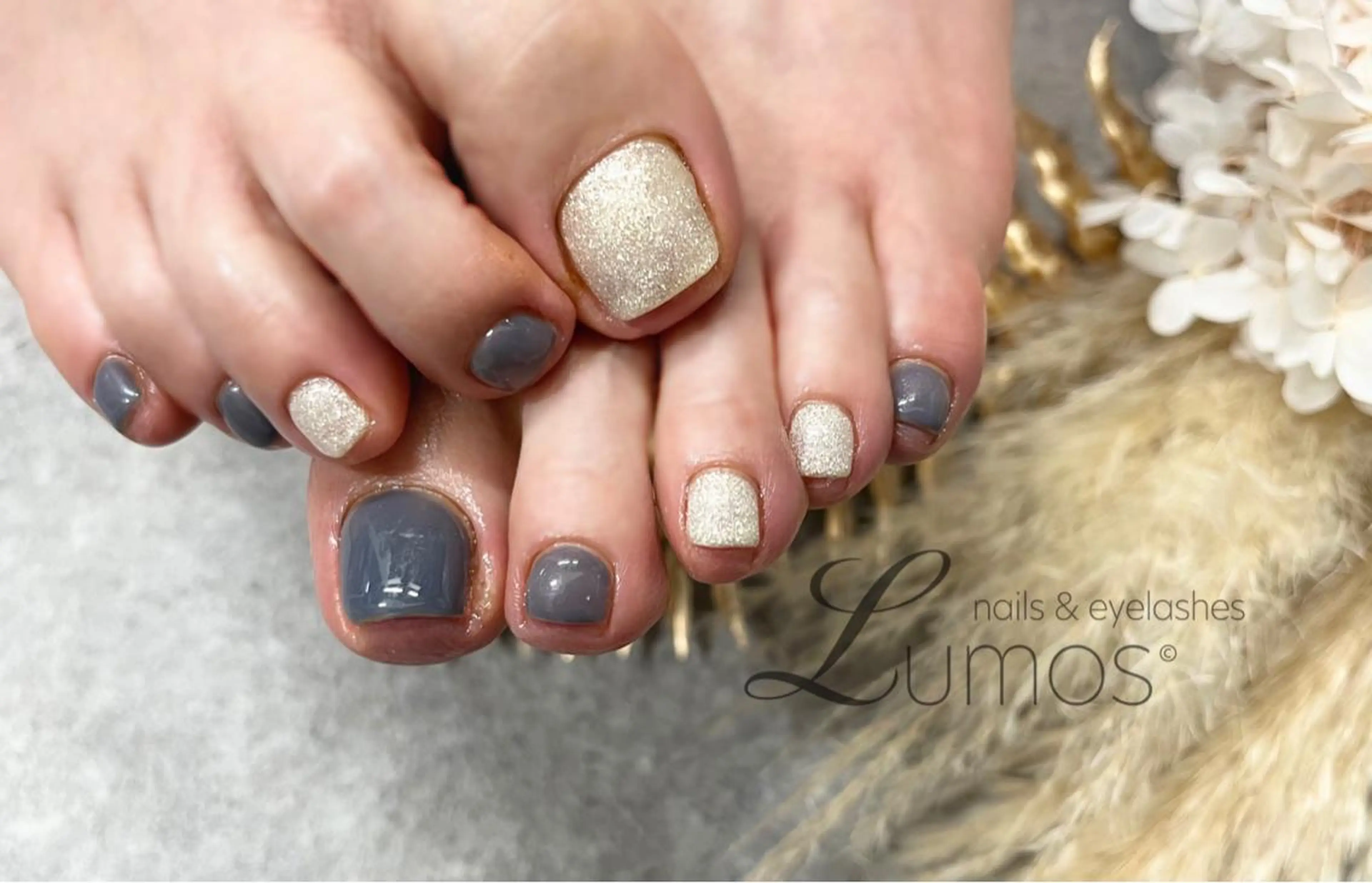 ネイル フットネイル ラメ(グリッター) ワンカラーネイル シンプルネイル フットネイル Lumos/nail &eyelashes桜川店所属・Lumos Annのネイルデザイン
