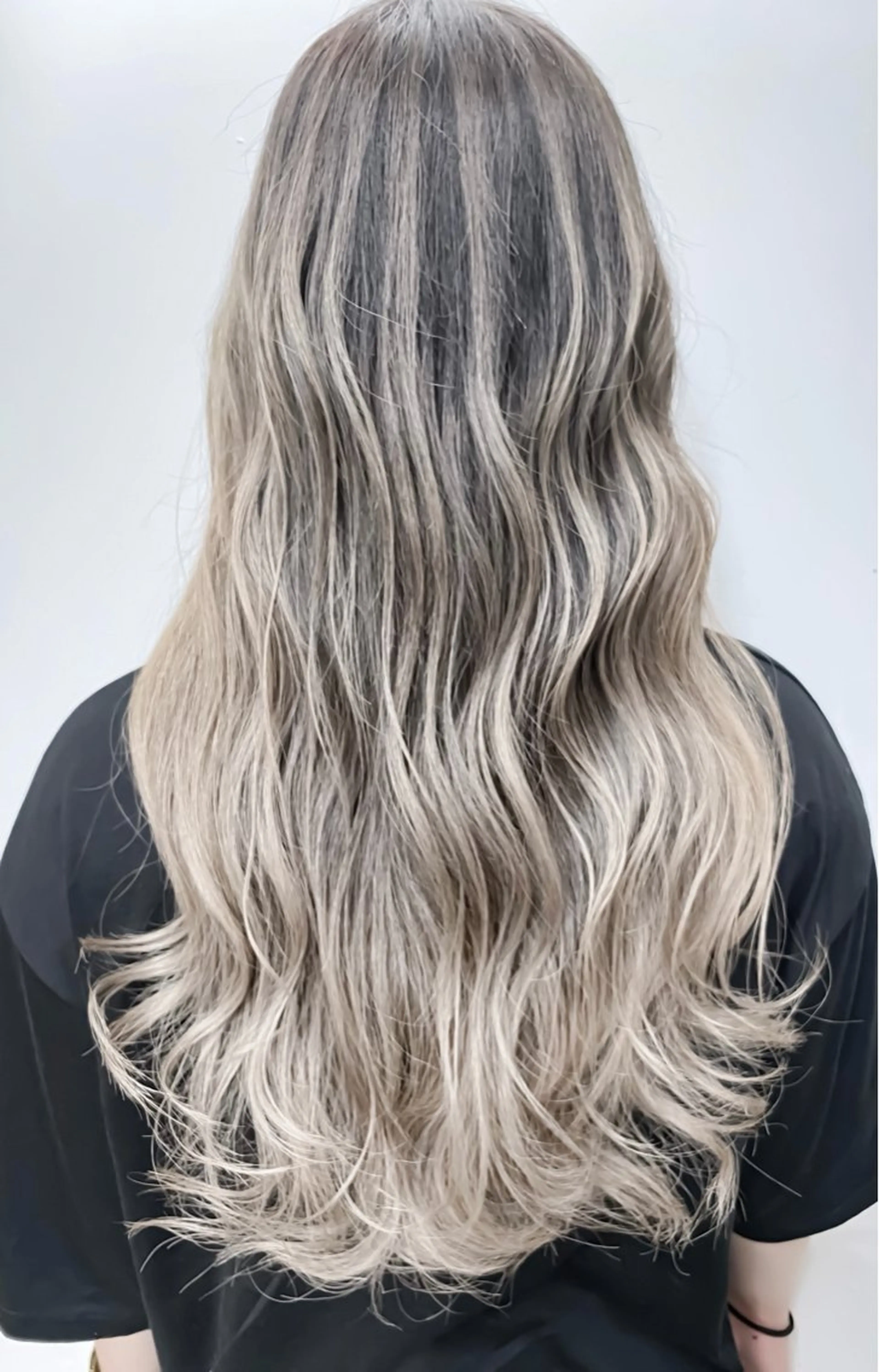 セミロング カラー ヘアアレンジ バレイヤージュ ブリーチ ケアブリーチ 透明感カラー ハイライトカラー 竹内ケンゴ🇰🇷 EIGHT藤沢のヘアスタイル