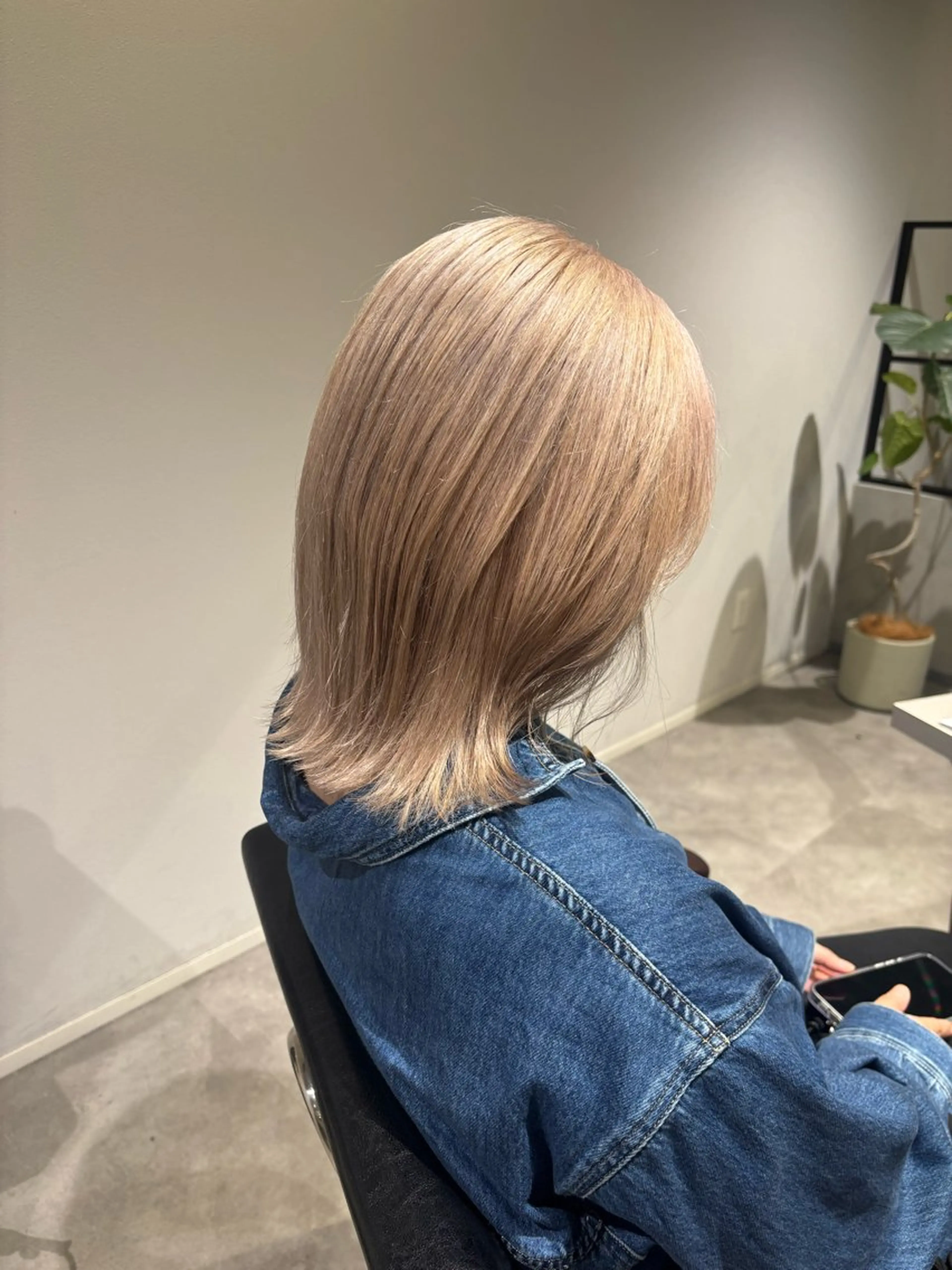 セミロング ヘアカラー トリートメント 長尾ゆりの/ボブ/ ベージュ/ハイトーンのヘアスタイル