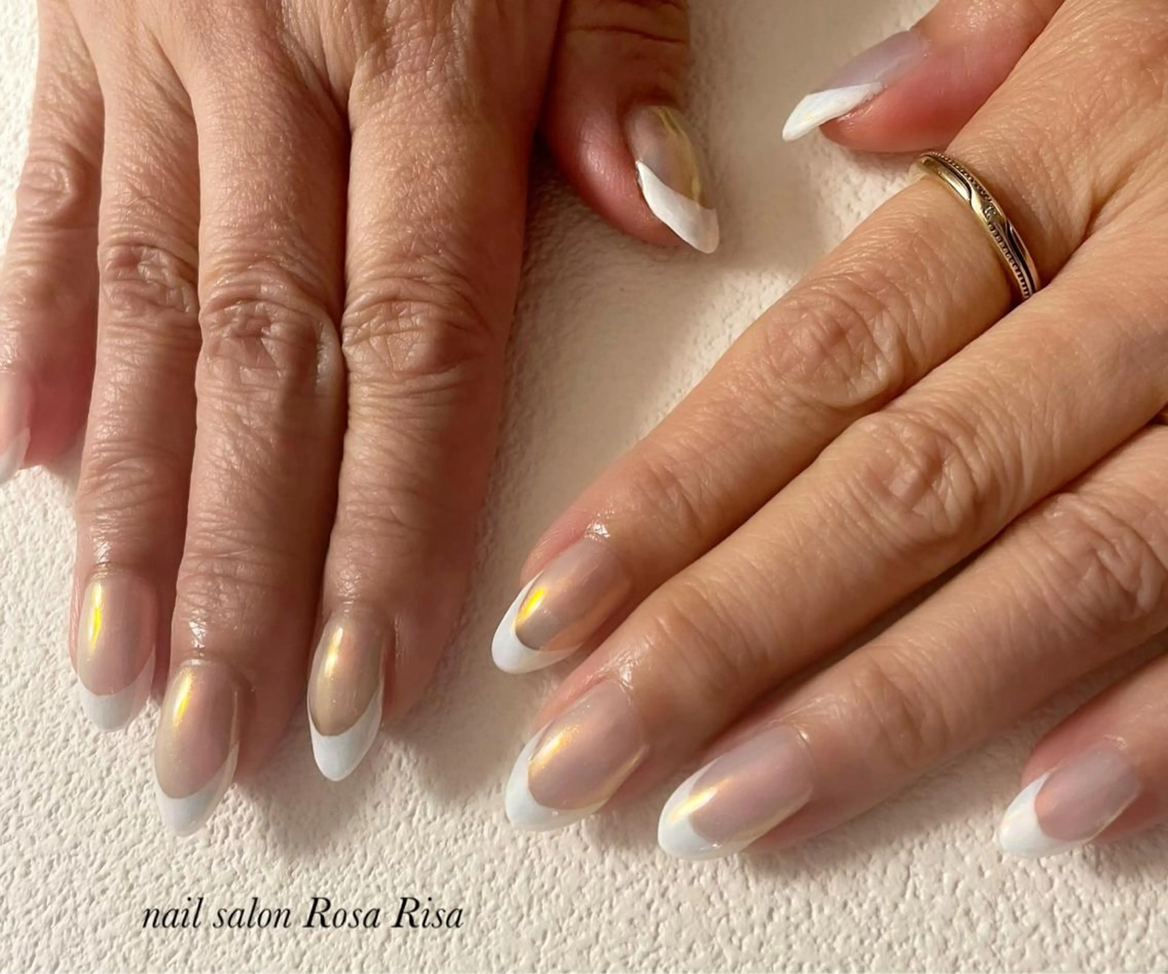 セミロング ネイル オーロラネイル ミラーネイル ハンドネイル ネイルスタジオ シェイクユアハンズのネイルデザイン