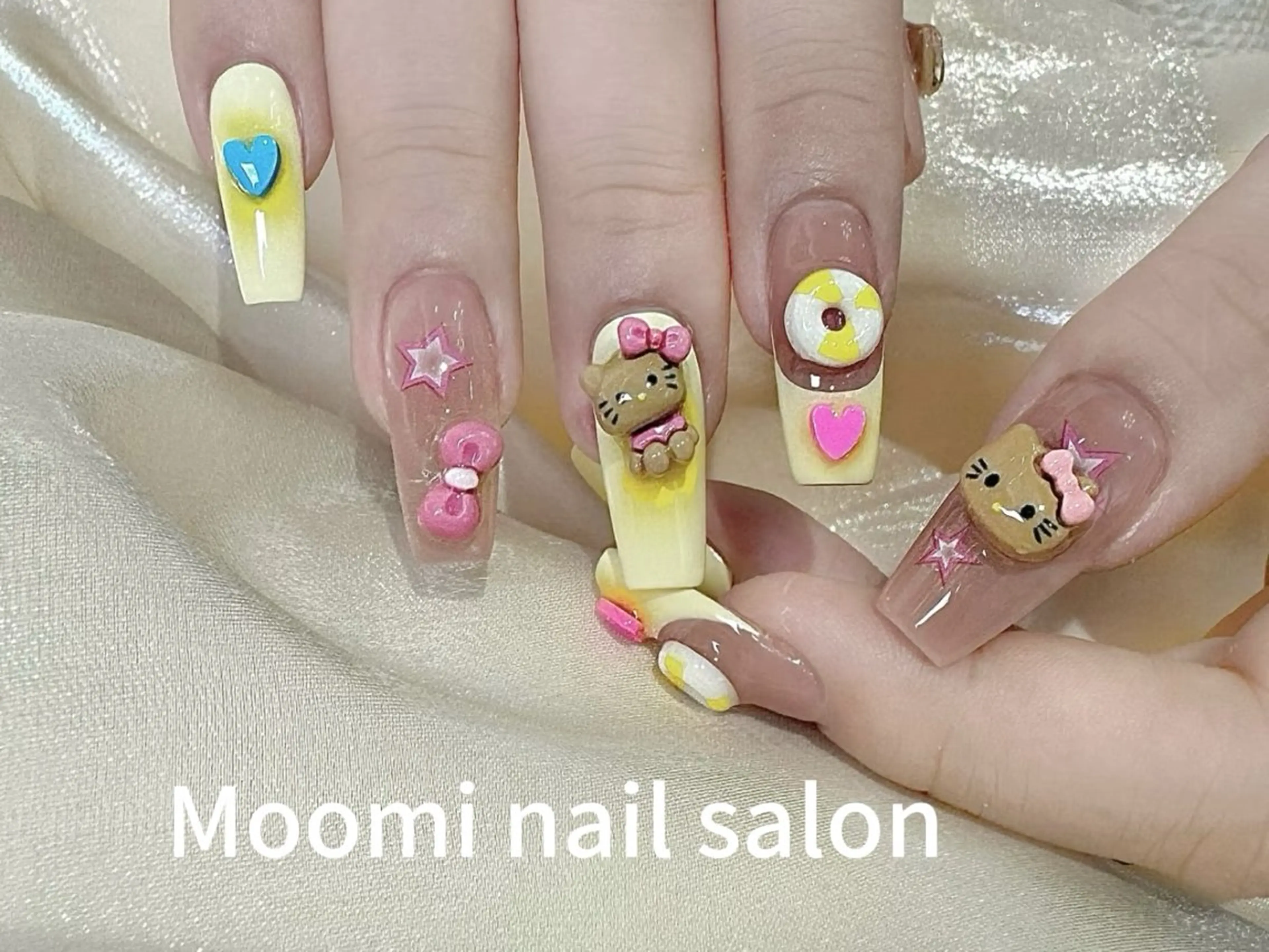 ロング 韓国風ヘア ハンドネイル Moomi nail salonのネイルデザイン