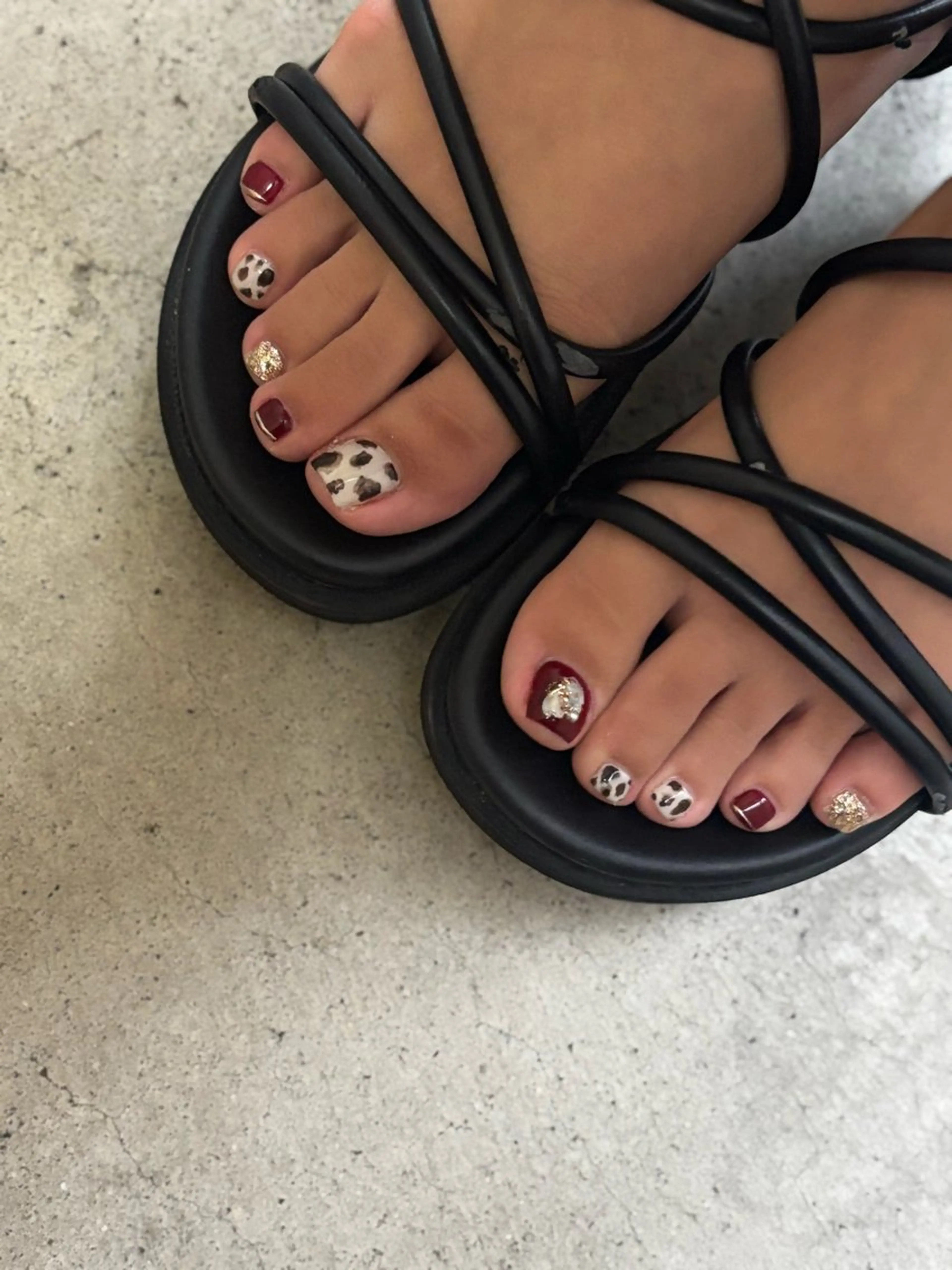 ネイル 赤色 Feliz所属・Feliz 楽しいネイルサロンのネイルデザイン