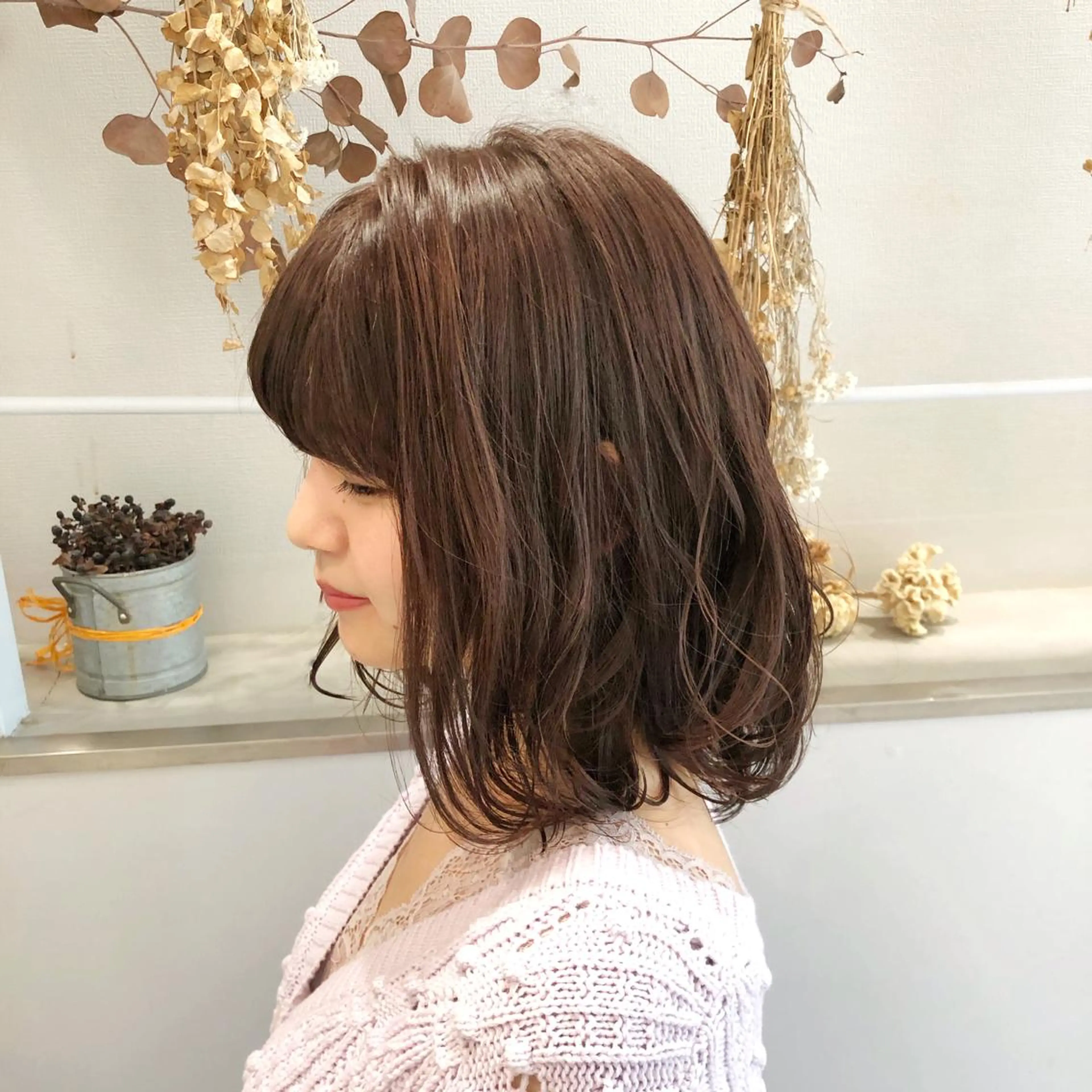 ミディアム ラベンダーベージュ カット ヘアカラー 柏木  彩花のヘアスタイル