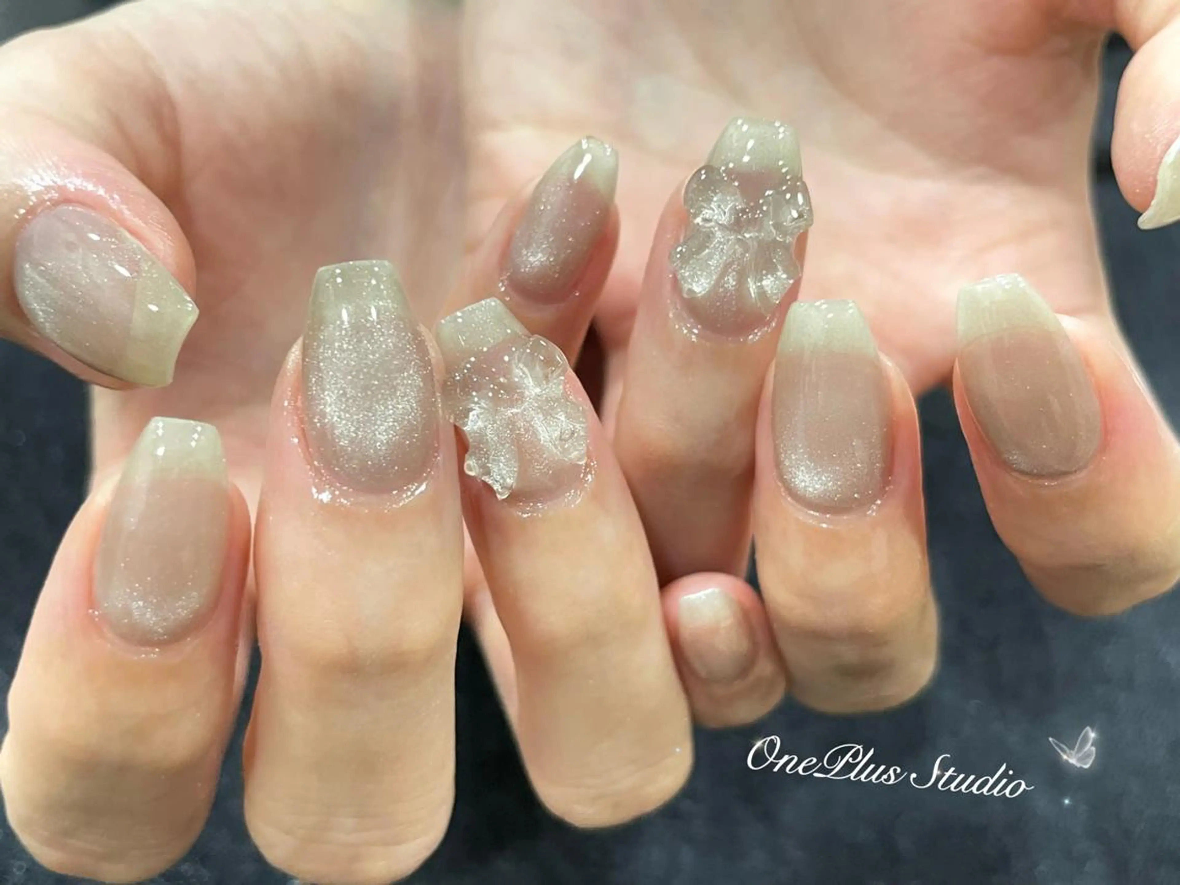 ネイル アートネイル オーロラネイル ガーリー キラキラネイル 韓国ネイル One plus StudioNailのネイルデザイン