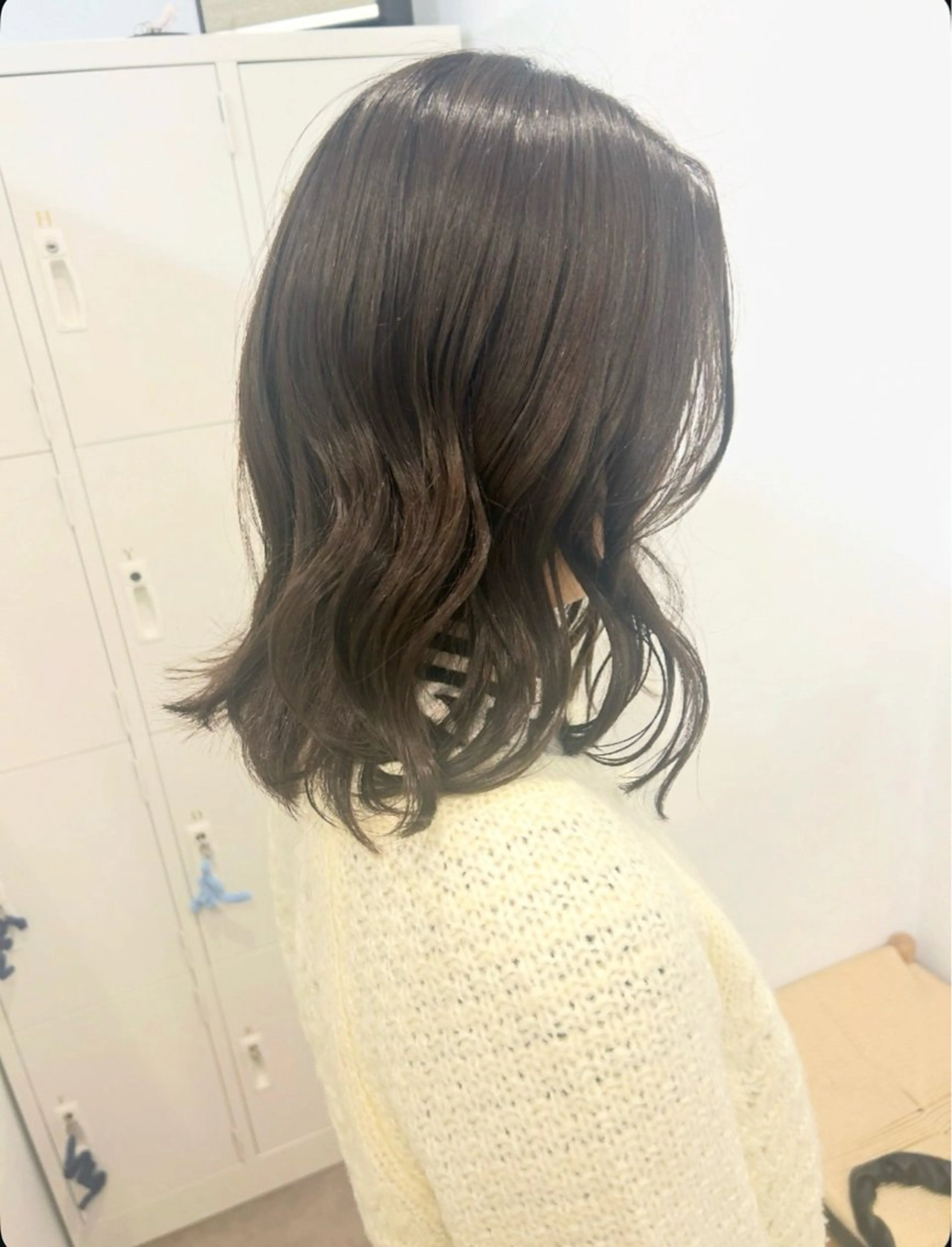 ミディアム カット ヘアカラー トリートメント オリーブ/ ナカミネアキナのヘアスタイル