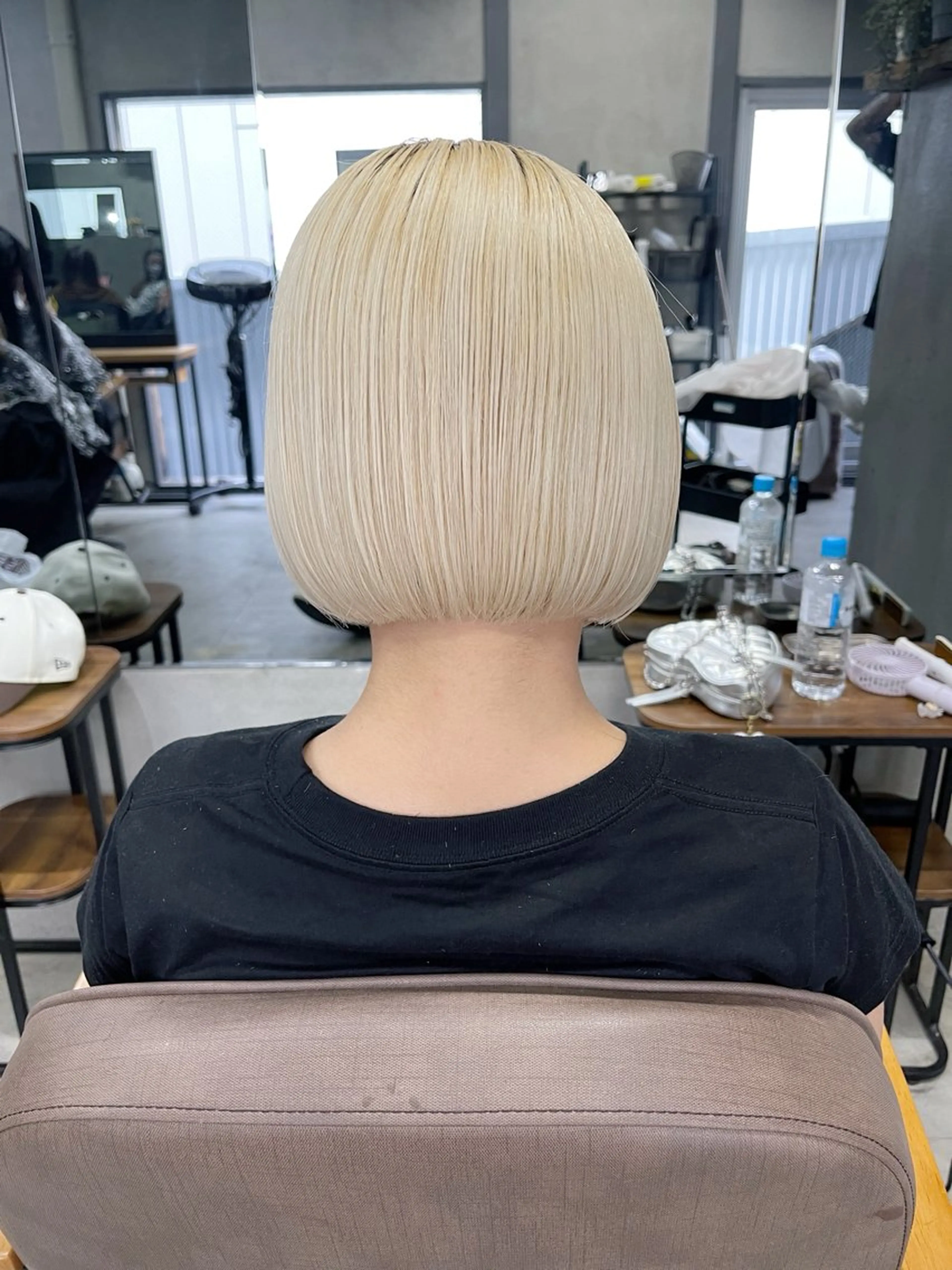 ミディアム カラー ベージュカラー ホワイトベージュ ボブ ヘアカラー トリートメント AiM 大名　似合わせカットのヘアスタイル