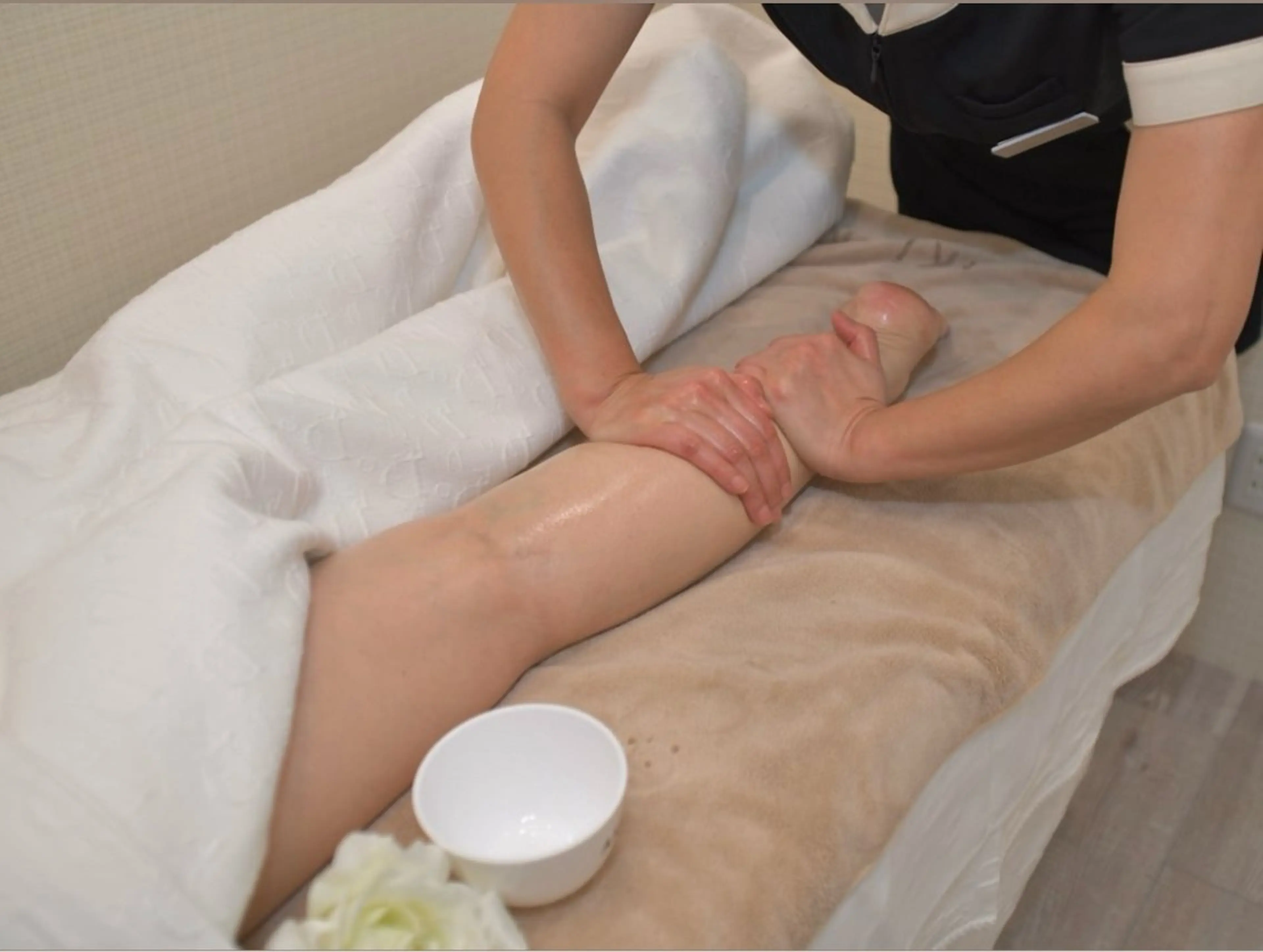 【60分オイルマッサージ】肩こり腰むくみ疲れのある方の写真