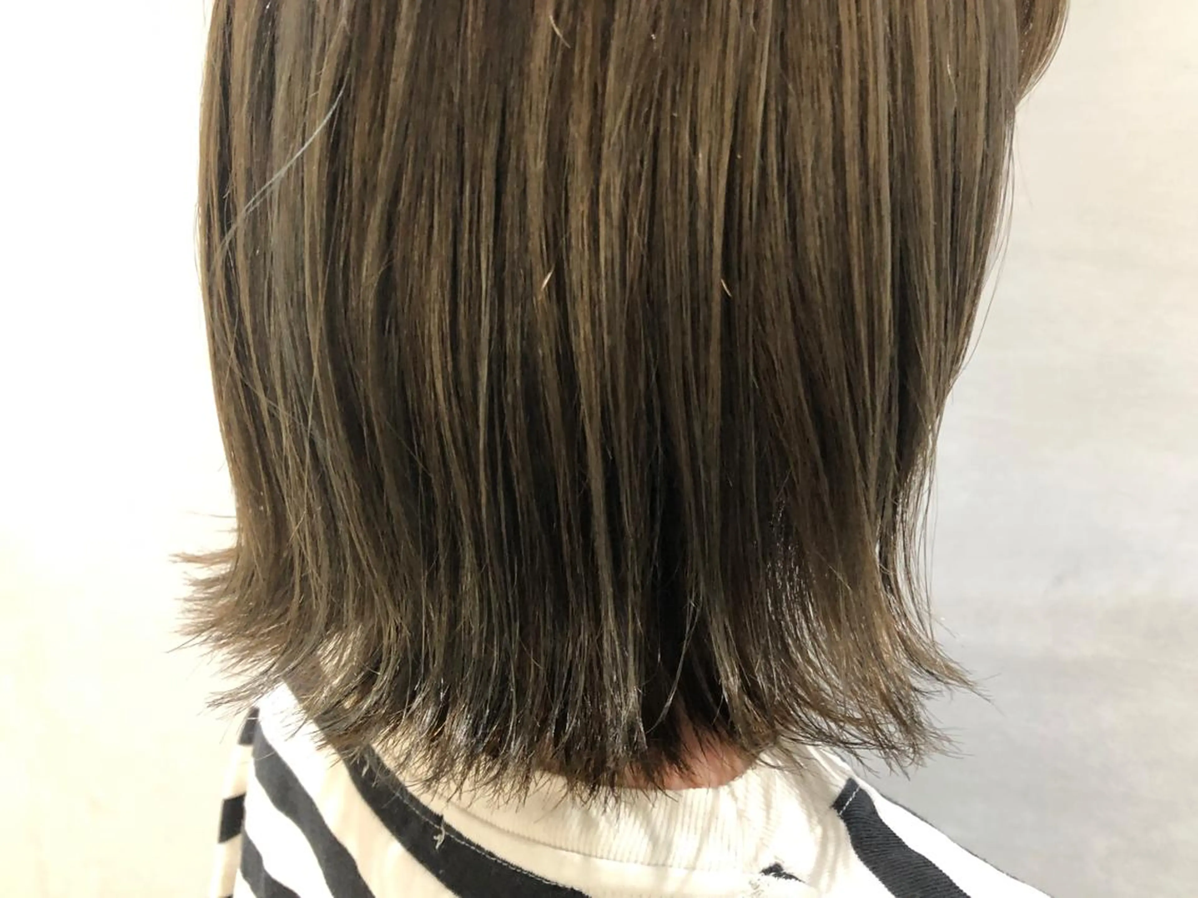 ミディアム カラー アッシュ ハイライトカラー ハイライト Strawberry所属・原田 志保のヘアスタイル