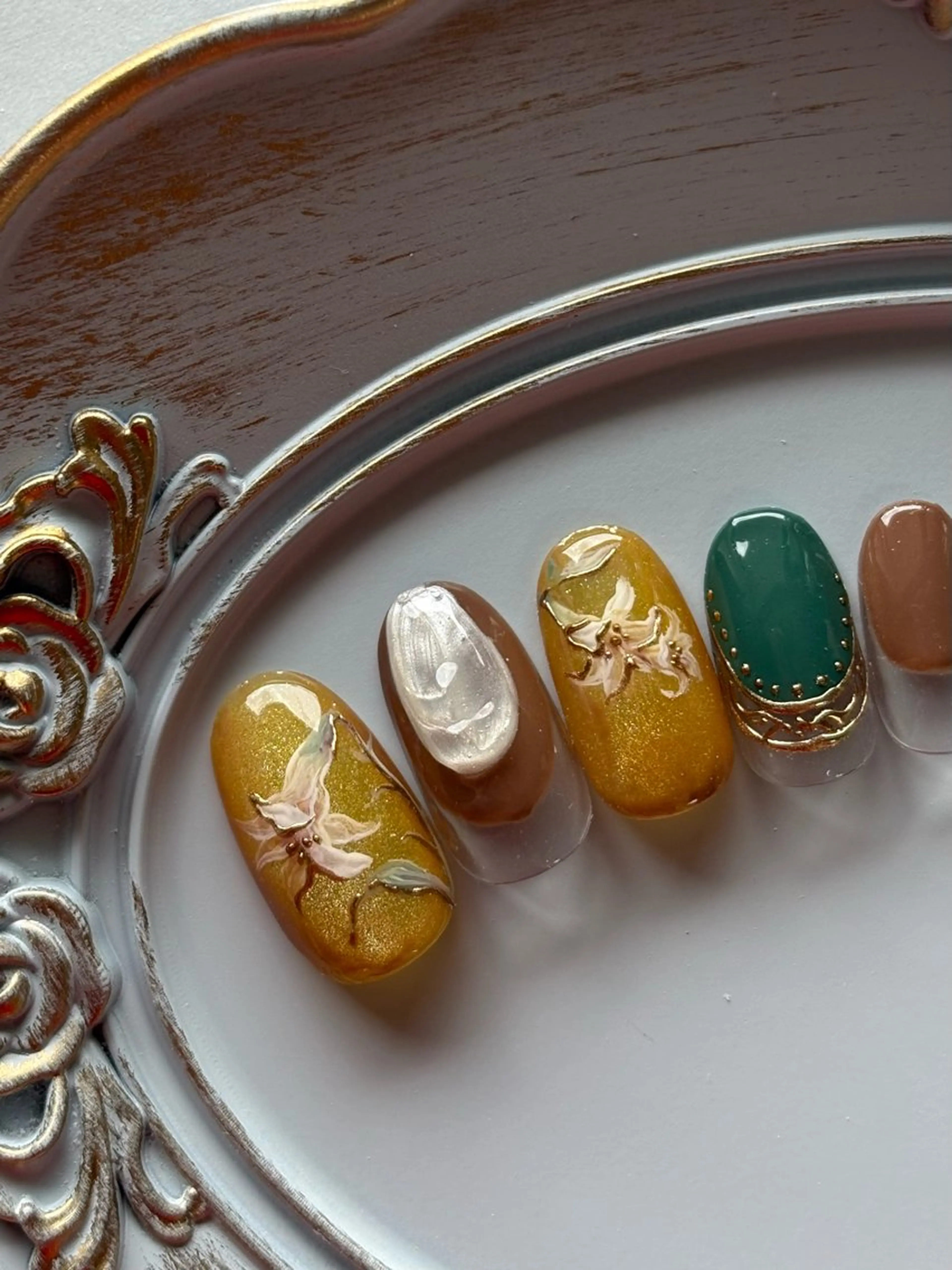 ネイル ハンドネイル FIORITURA Maikoのネイルデザイン