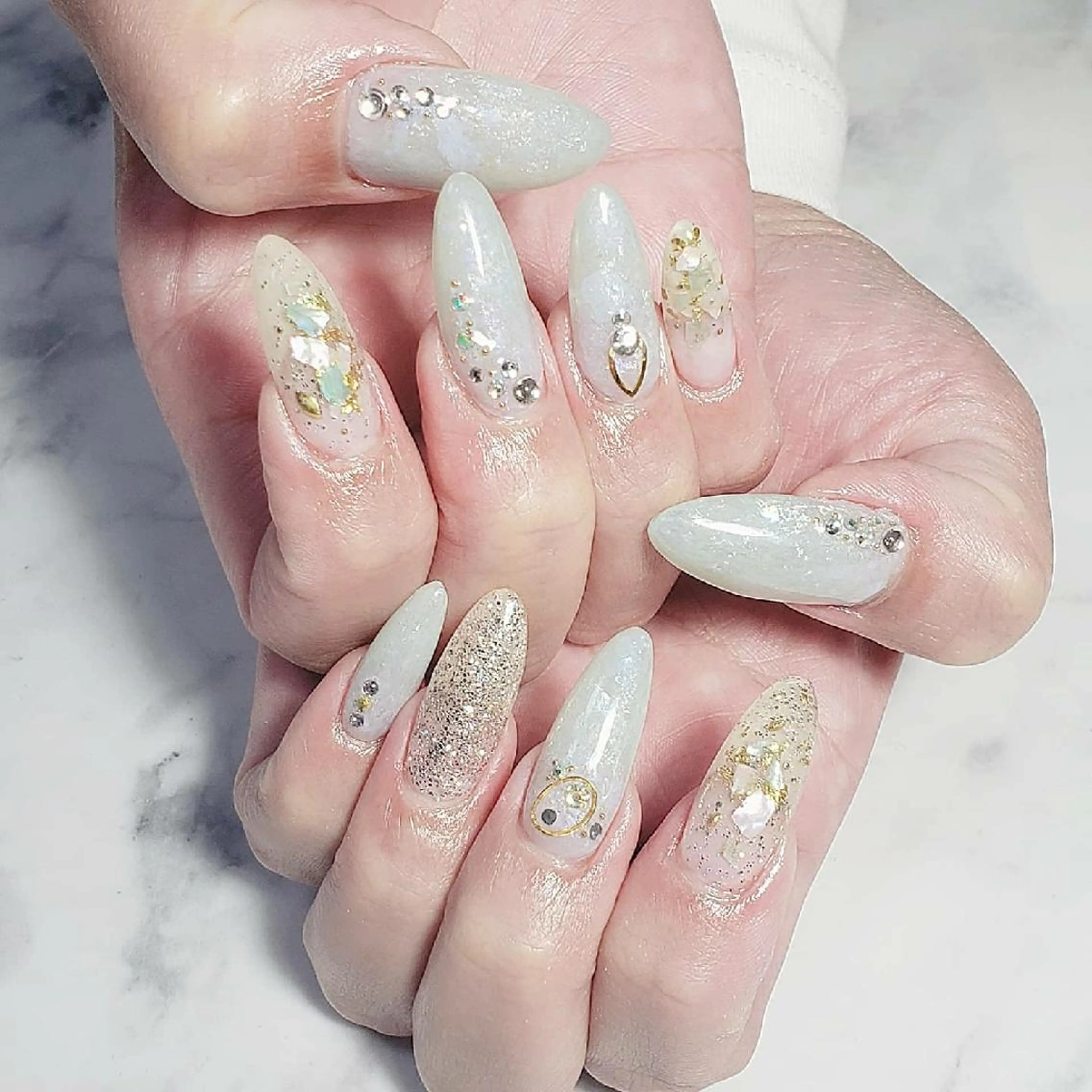 ネイル ハンドネイル ビジュード ネイルのネイルデザイン