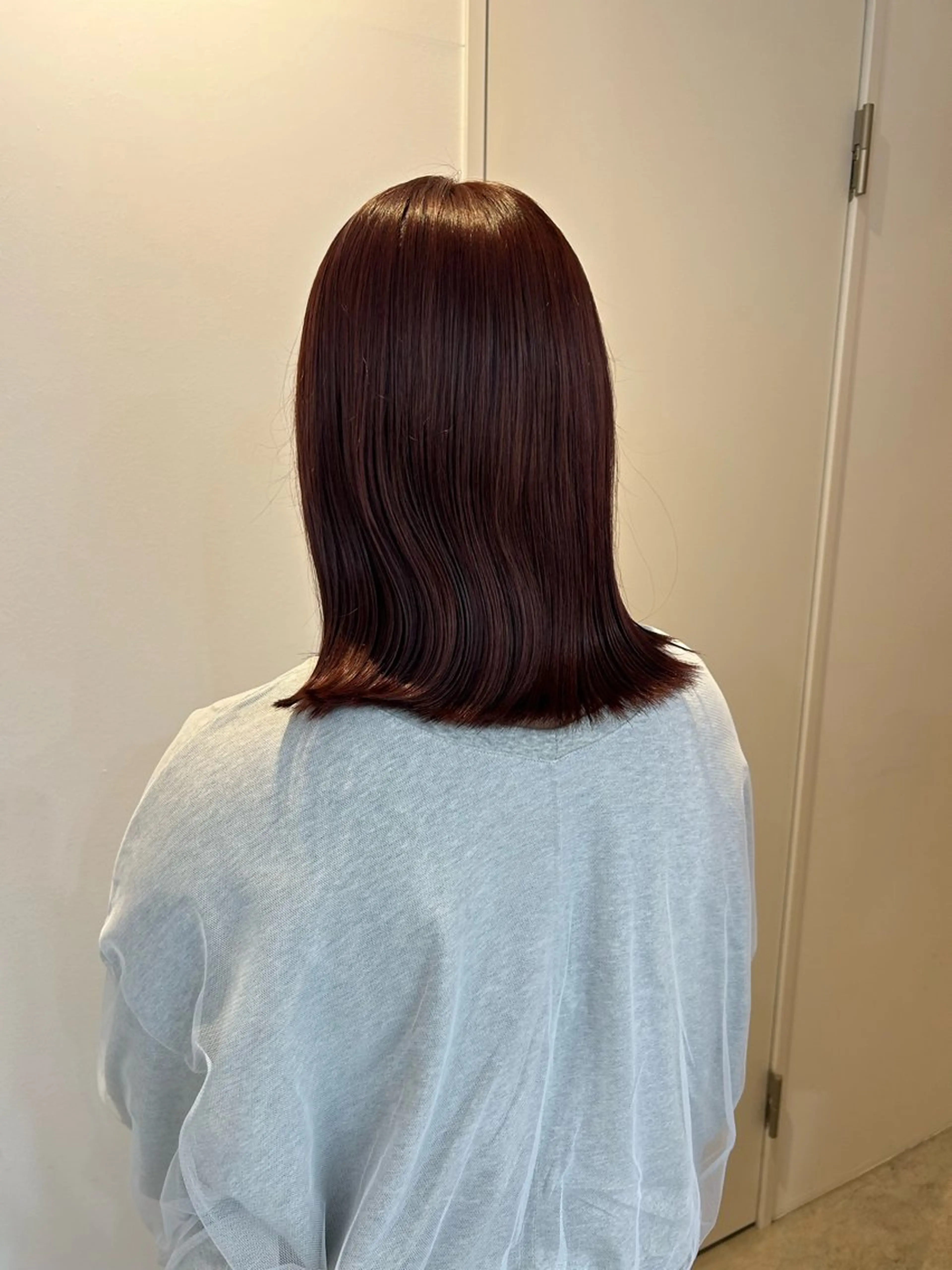 ミディアム Koto🌿 ブリーチなしカラーのヘアスタイル