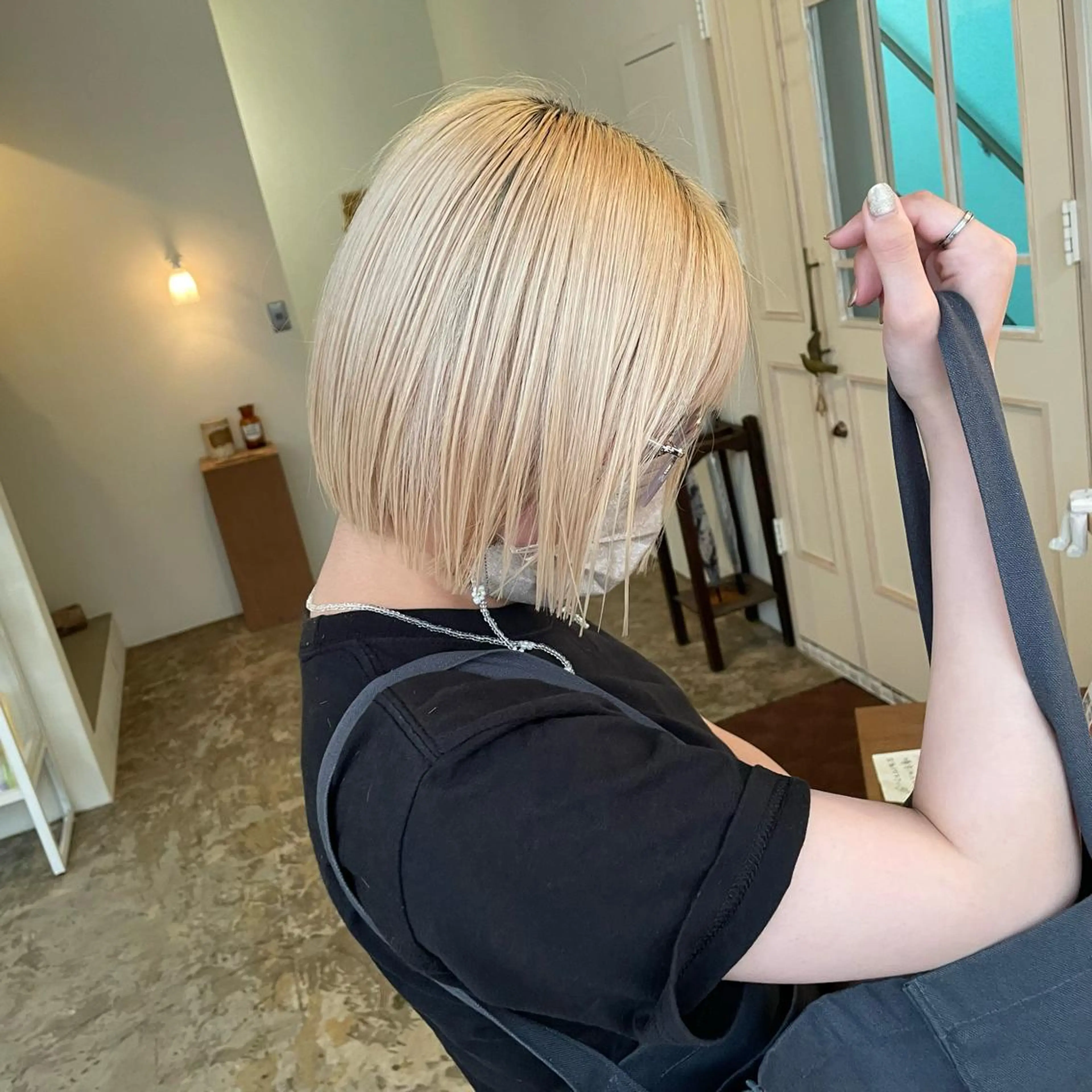 ショート カラー ヒナゴ トヨカズのヘアスタイル