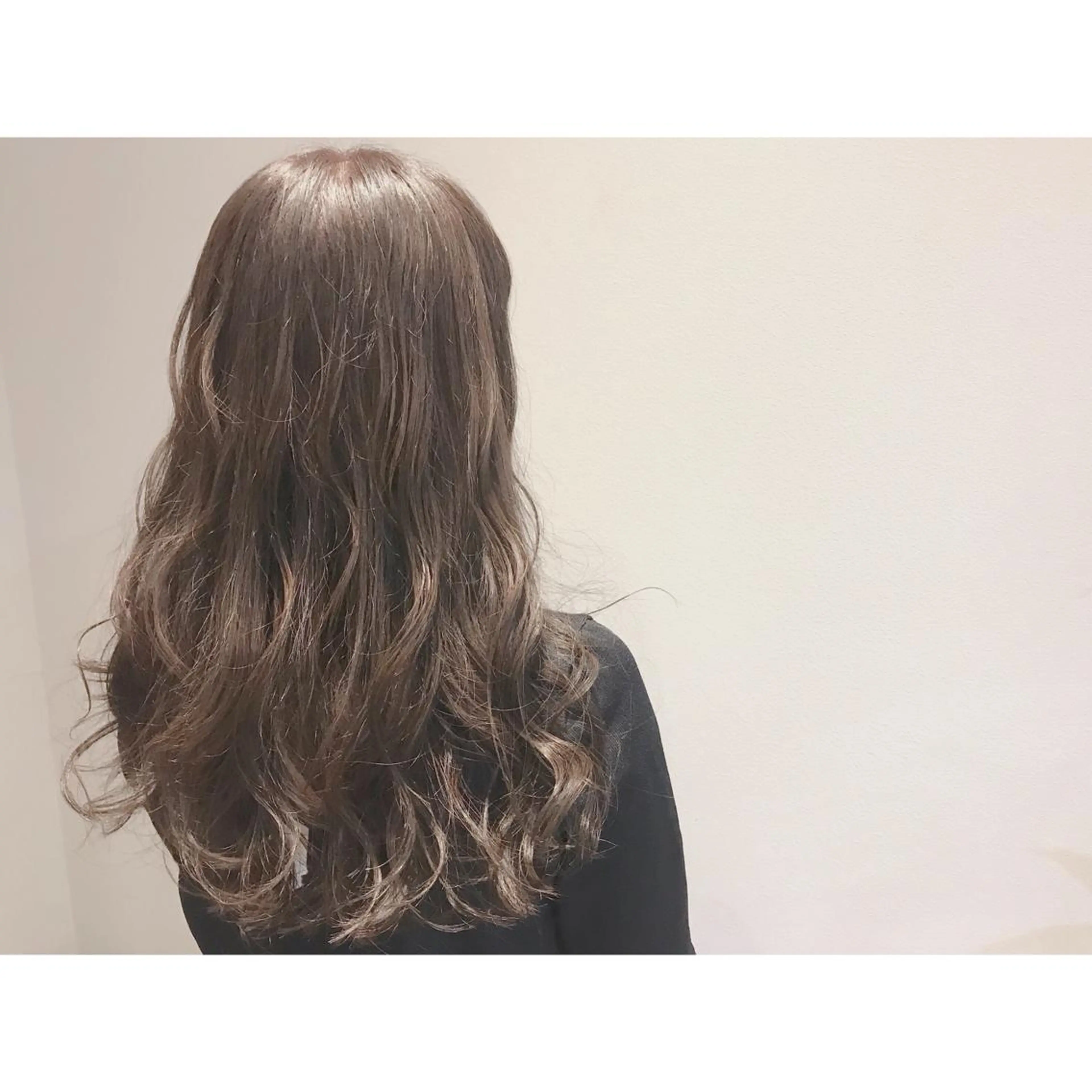 ロング カラー アッシュ ブルーカラー ブルージュ グレージュ なかにし まゆみのヘアスタイル