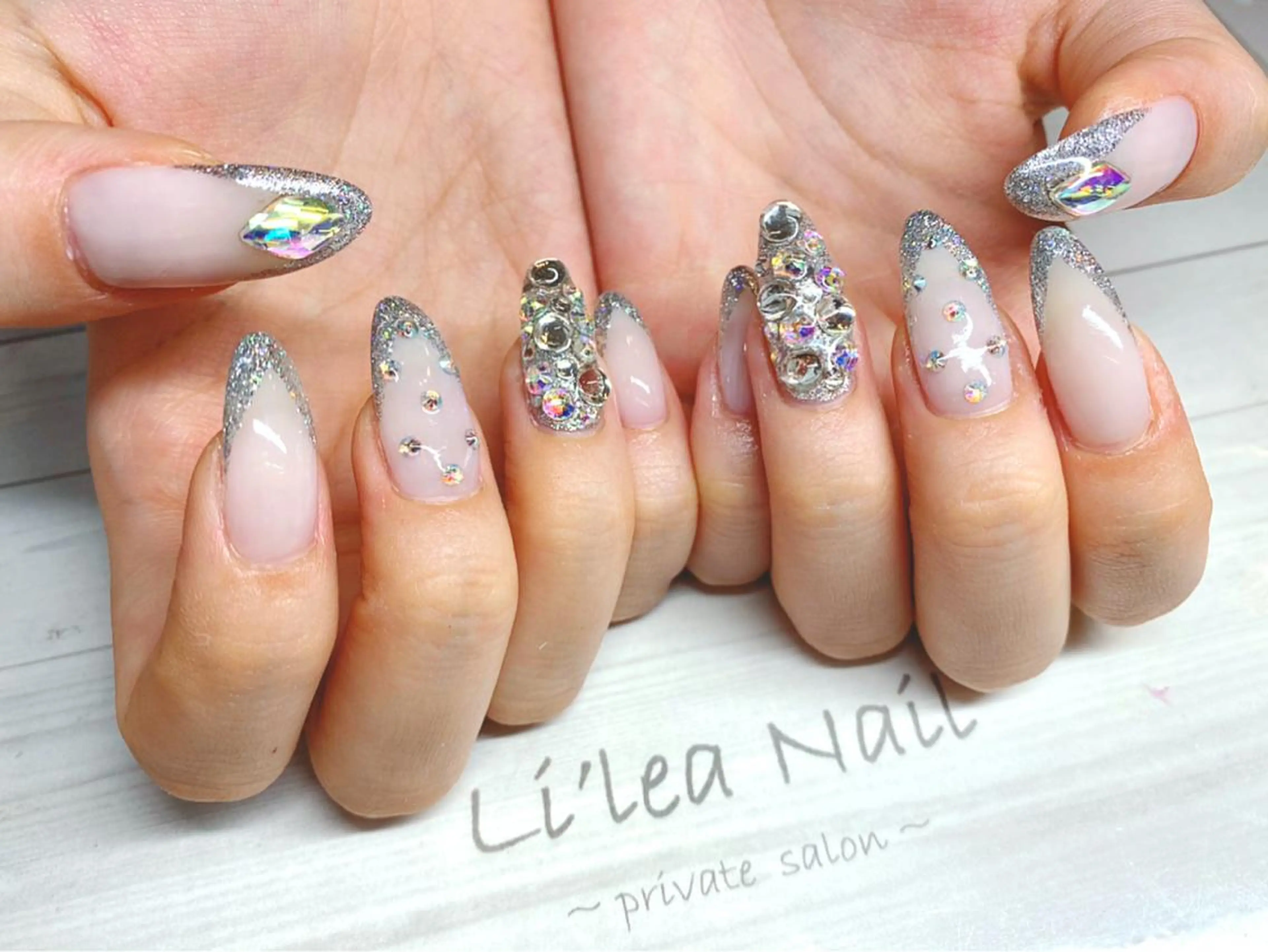 ネイル Li'leaNail AINAのネイルデザイン