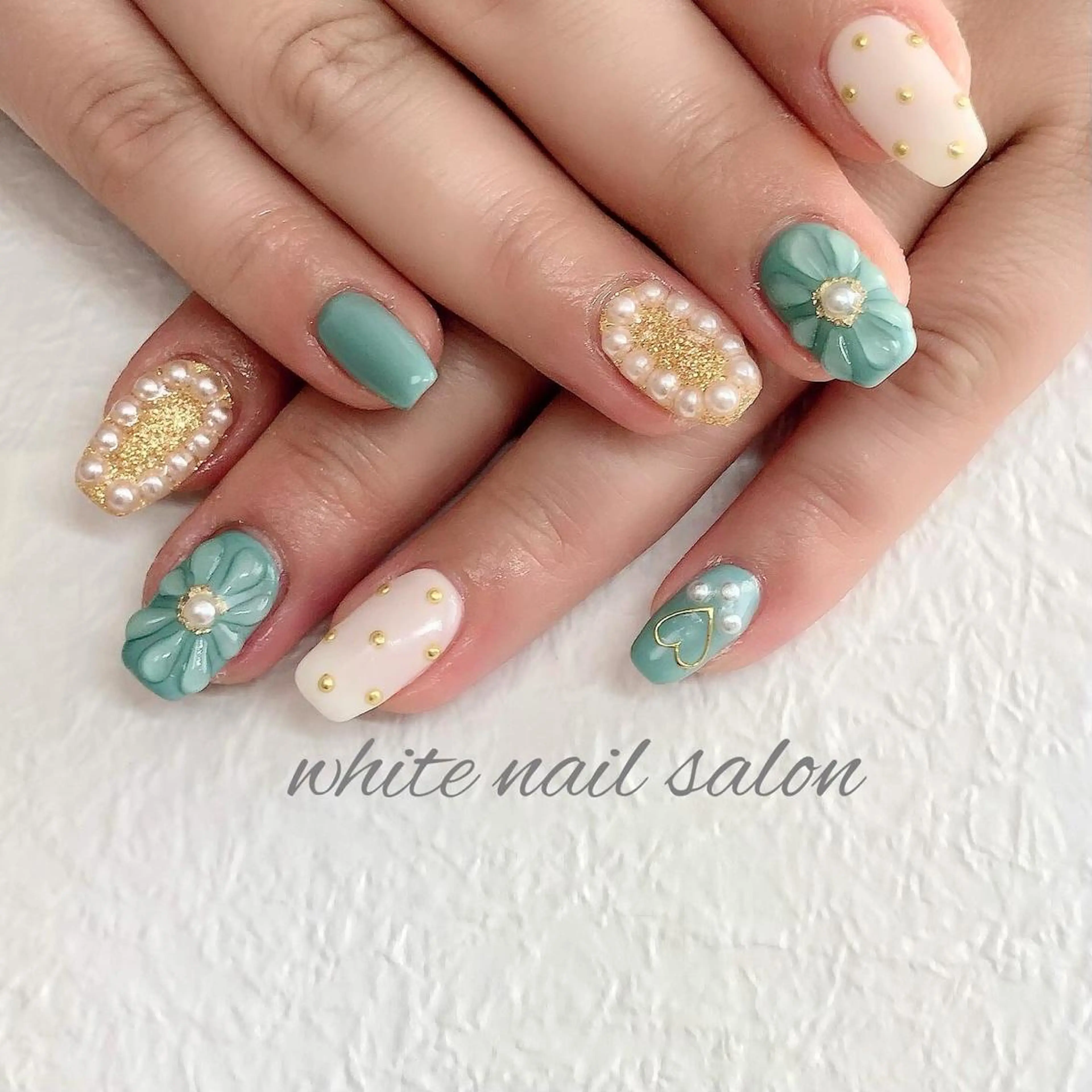 ネイル ジェルネイル ハードジェル 持ち込み ソフトジェル ハンドネイル white nail salonのネイルデザイン