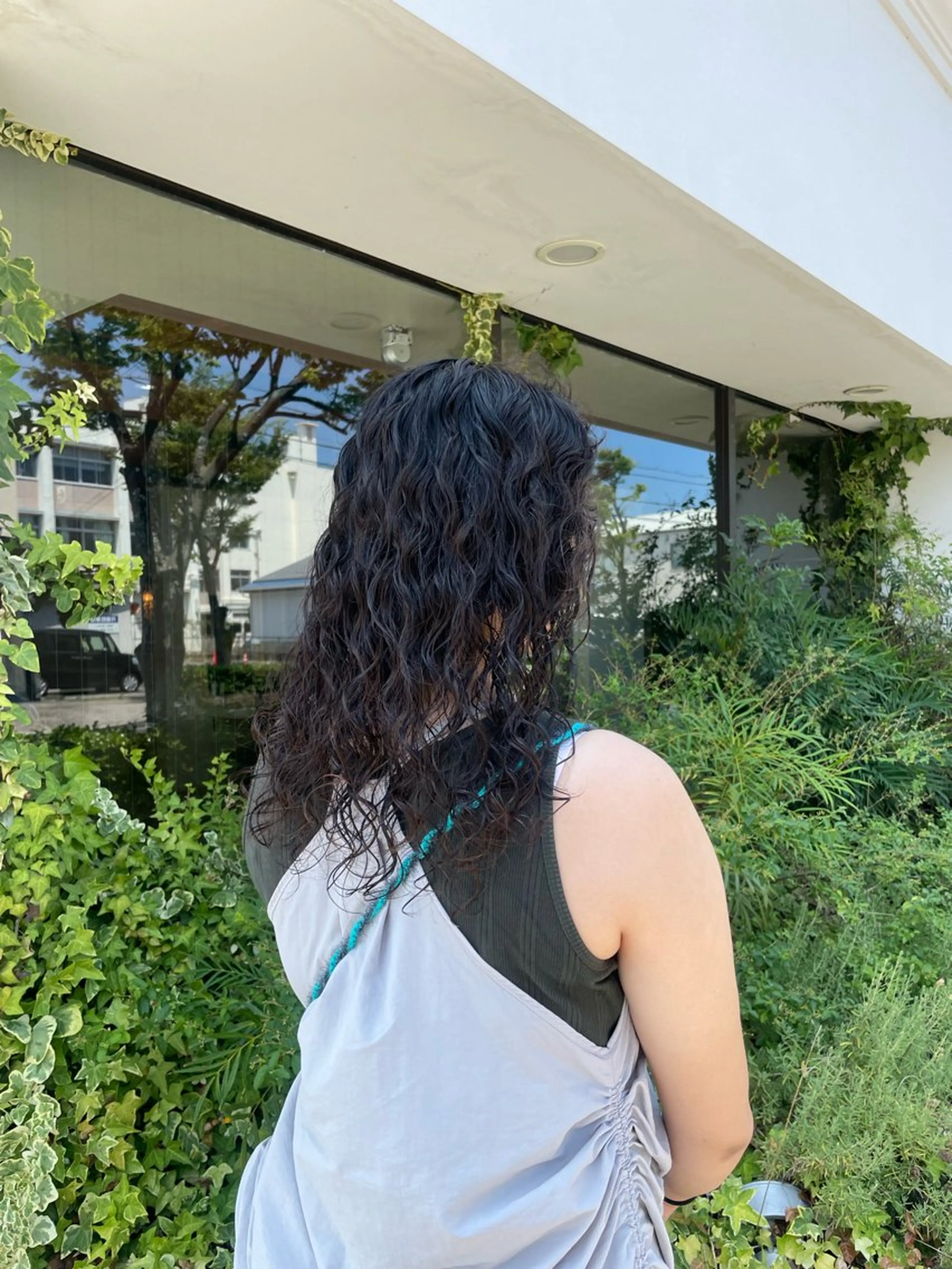 ロング ROZA germe所属・SHIO / ハイトーンカラーのヘアスタイル