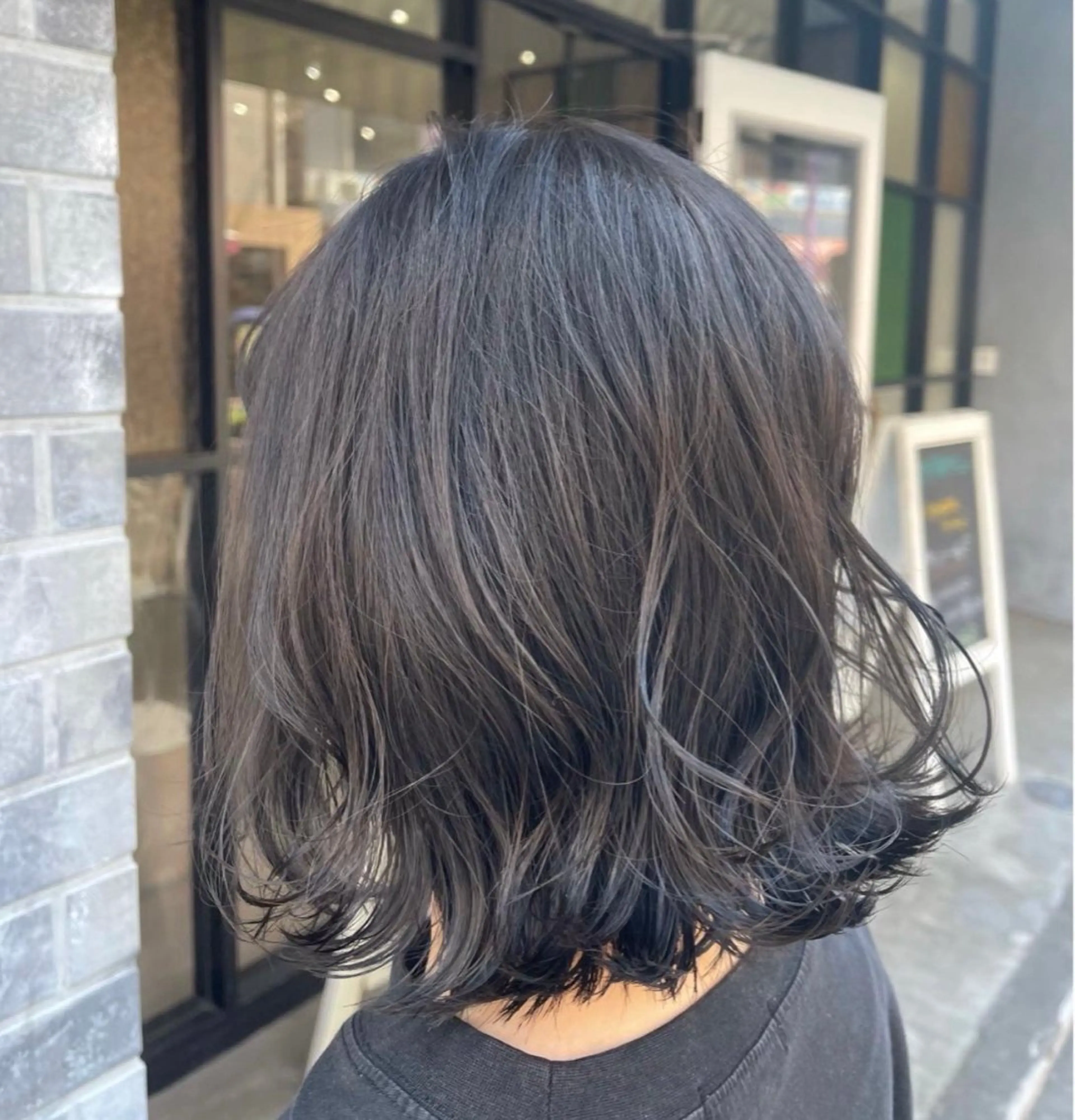 ショート カラー 友成 星来のヘアスタイル