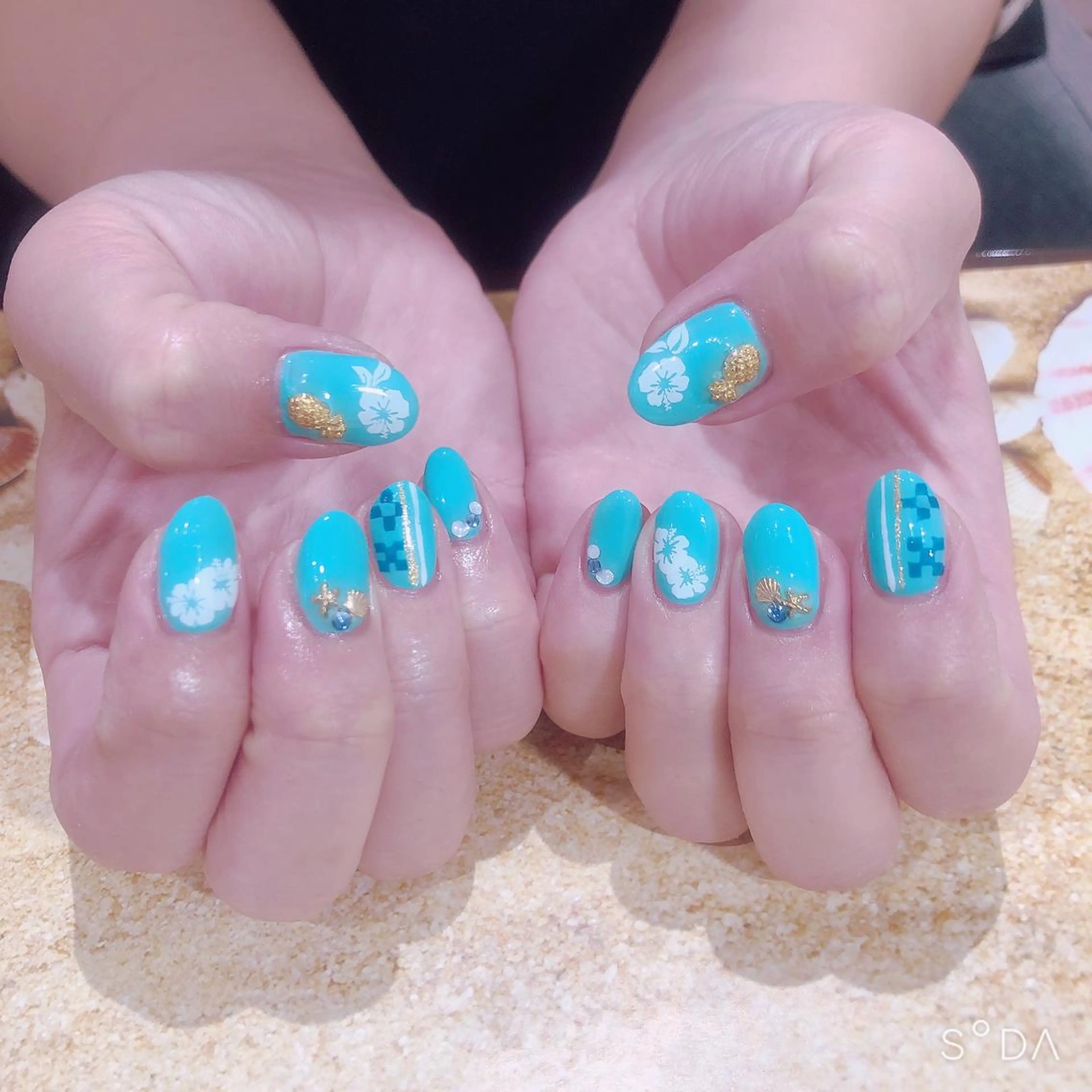 ネイル ハンドネイル 吉野✨ ネイルデザイナー✨のネイルデザイン