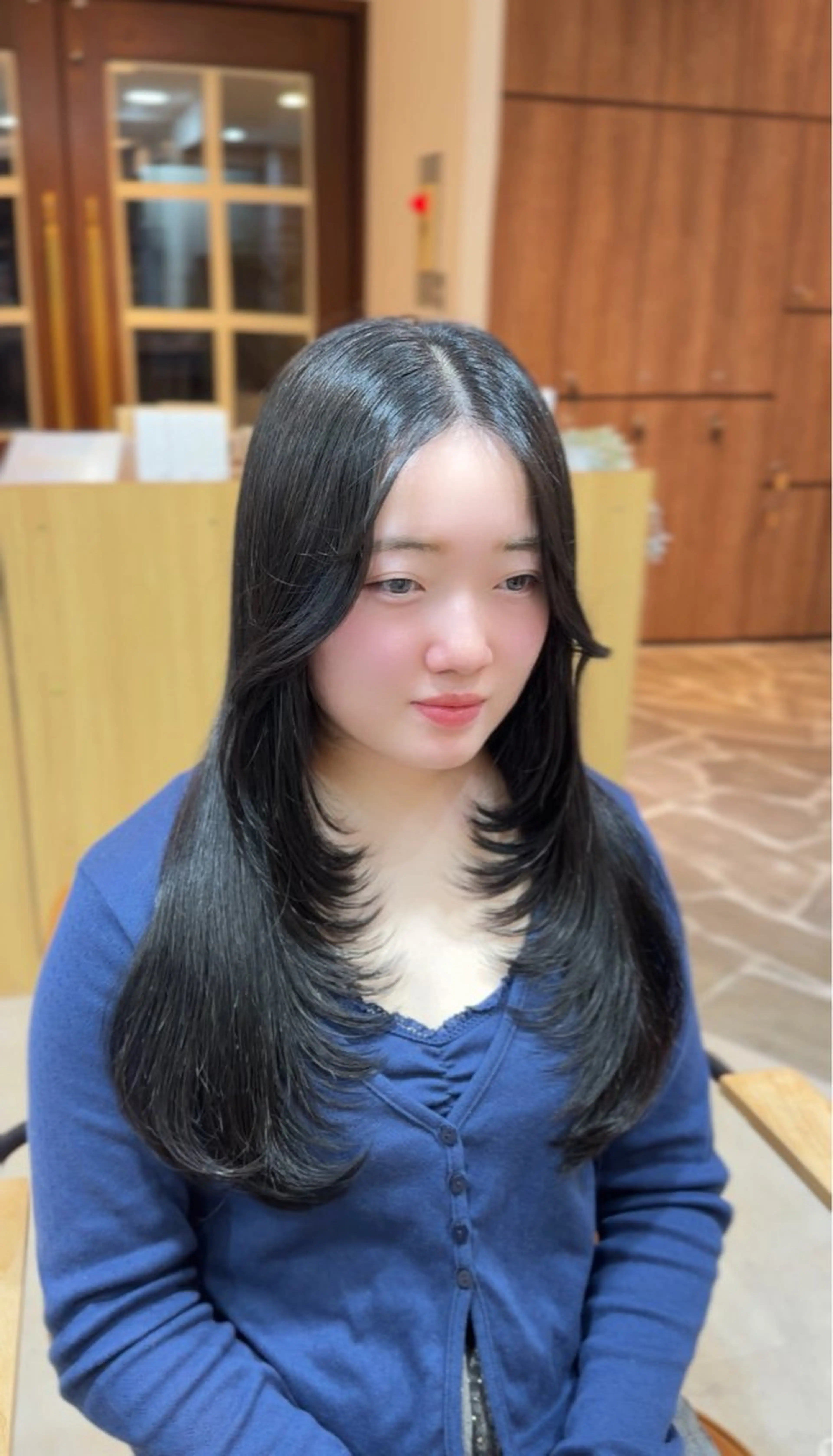 セミロング カラー honoka/レイヤ ー/艶感カラー/韓国のヘアスタイル