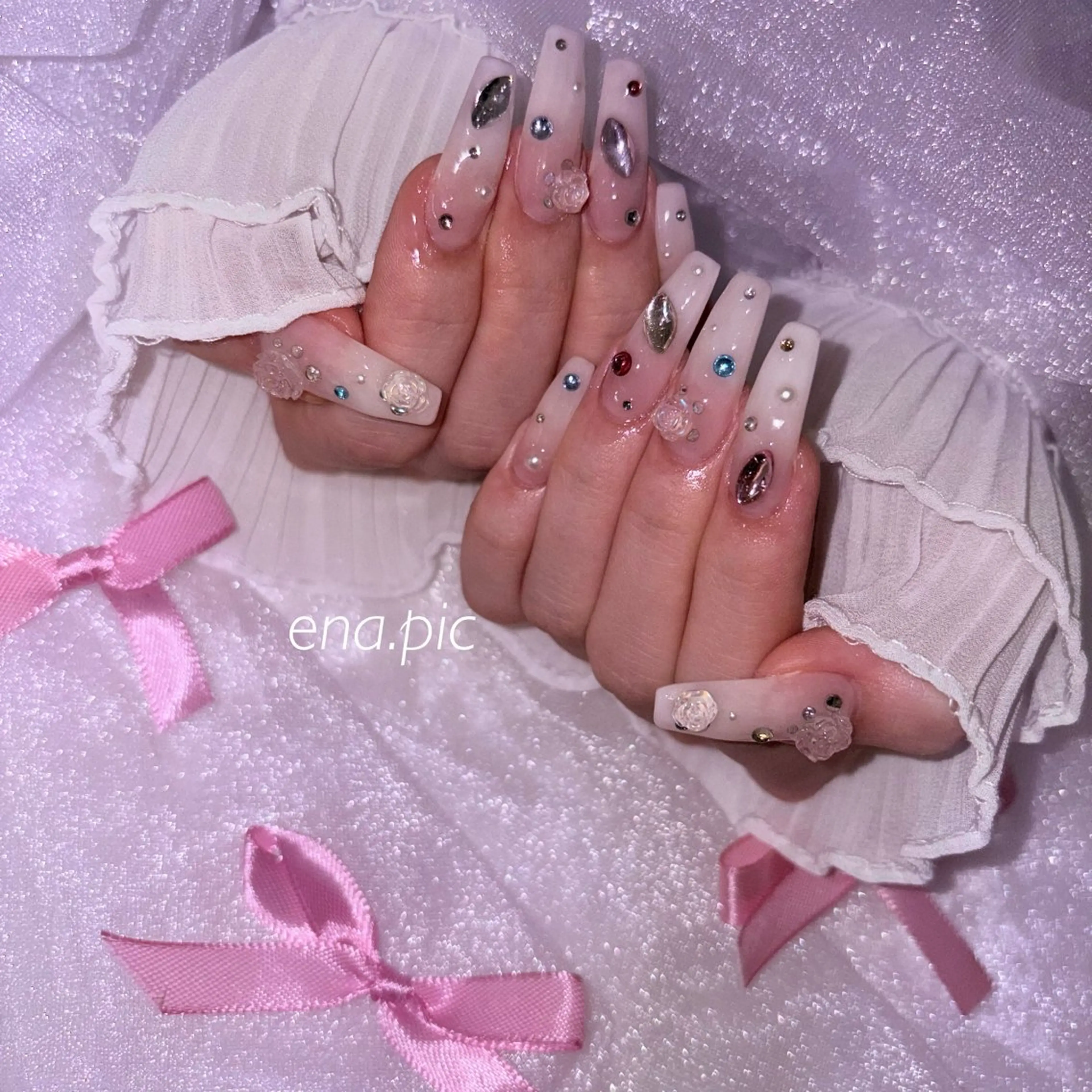 ネイル toyvenail 🖤enaのネイルデザイン