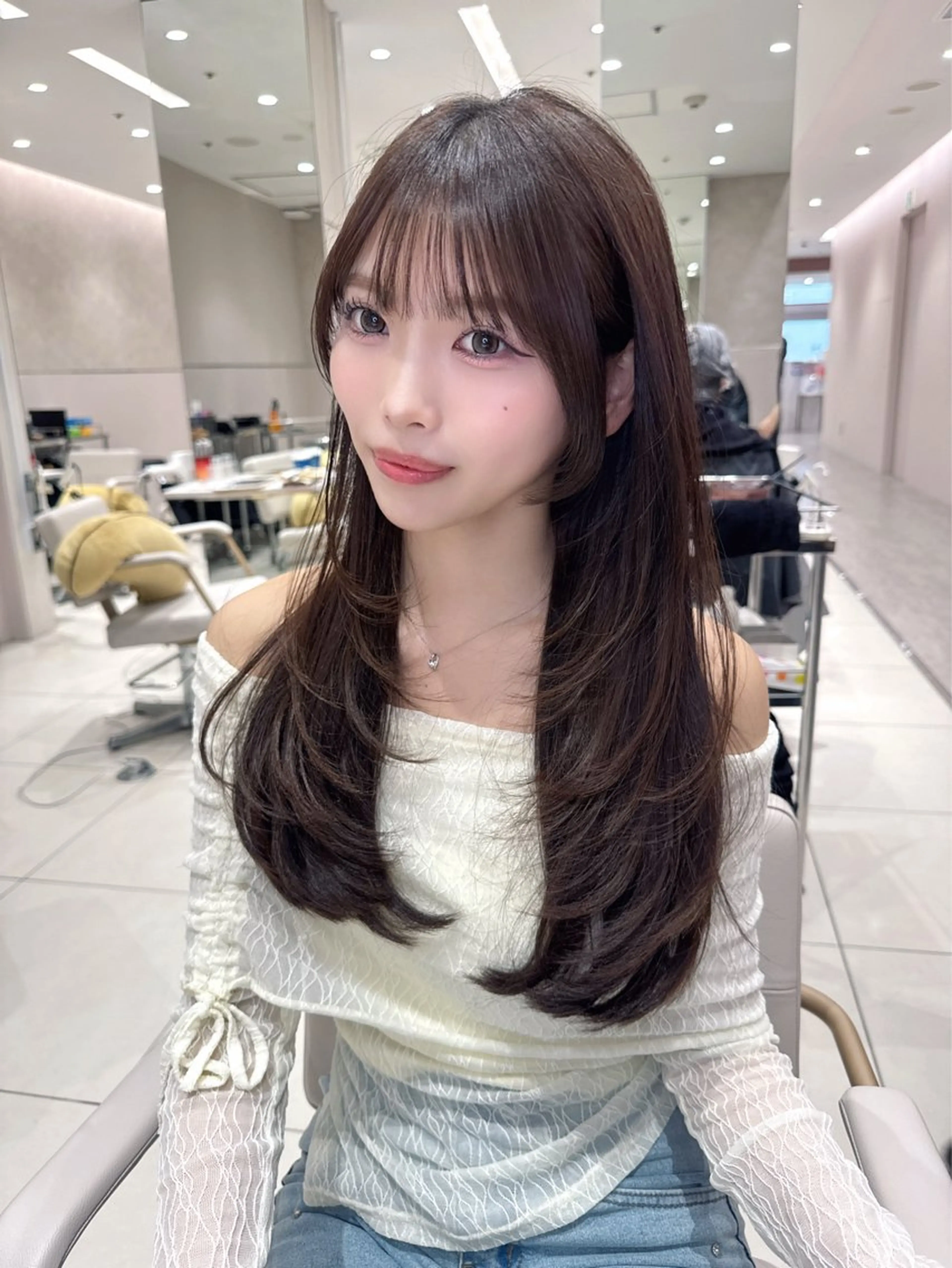 セミロング カラー カット ヘアカラー トリートメント ヘッドスパ ヘアセット 韓国ヘア/レイヤー/ 顔まわり/りょーとのヘアスタイル