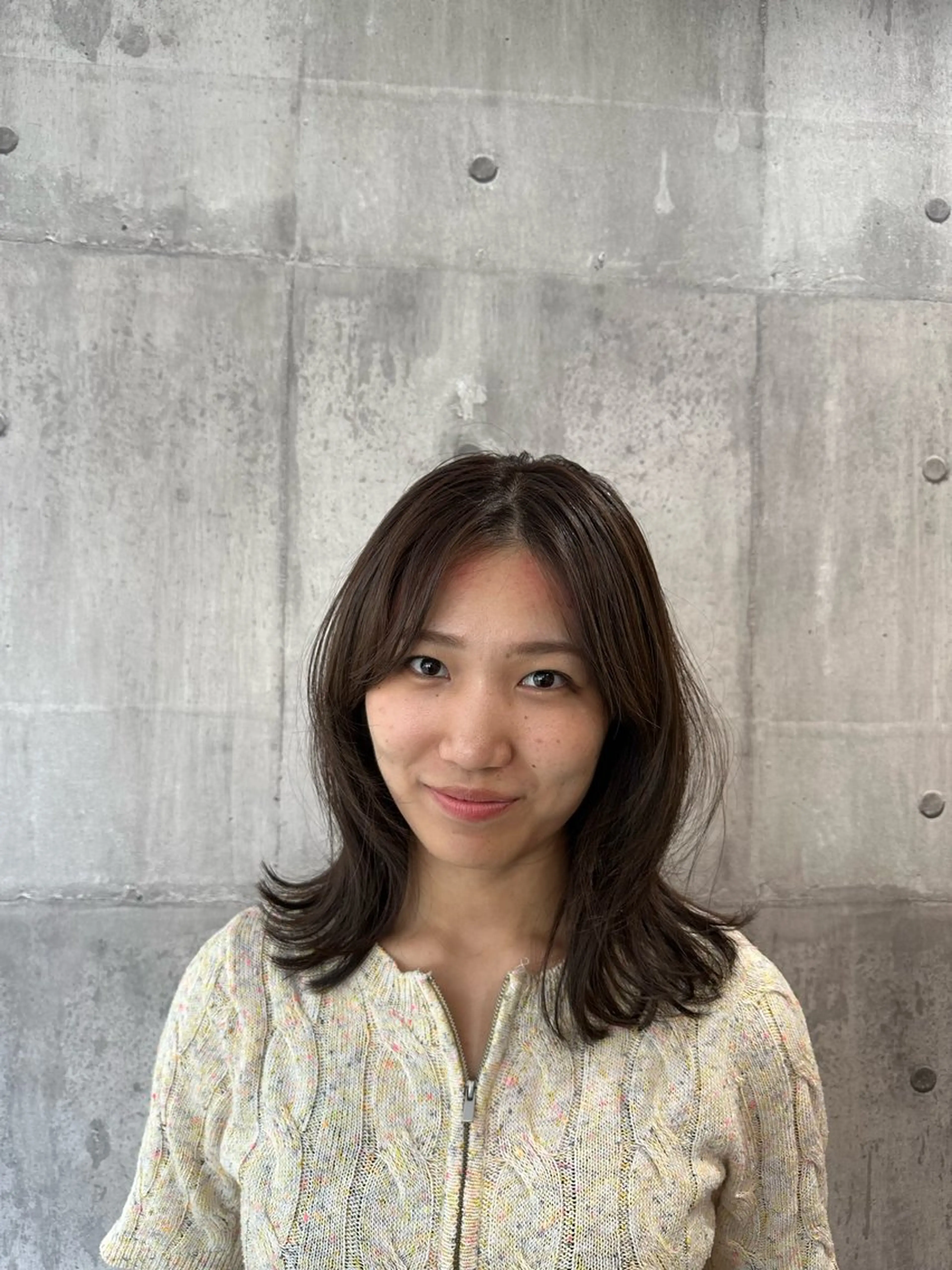 セミロング カラー ヘアアレンジ グレージュ ヘアカラー enrichミヤモト ヒロヤのヘアスタイル