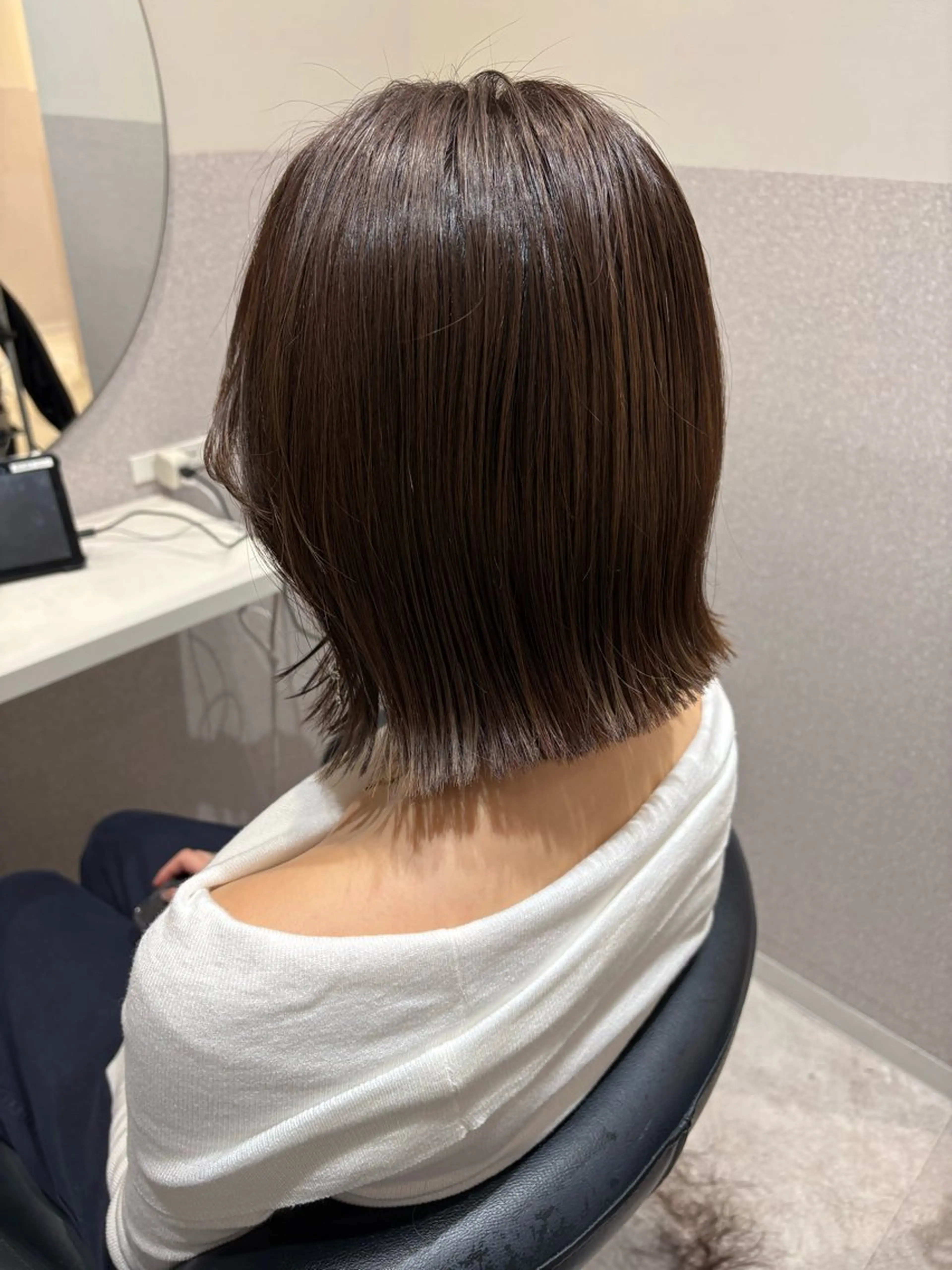ミディアム カラー 切りっぱなしボブ ブラウンカラー ボブ カット ヘアカラー トリートメント 女性リピ90%🍨 🩷佐藤みずきのヘアスタイル