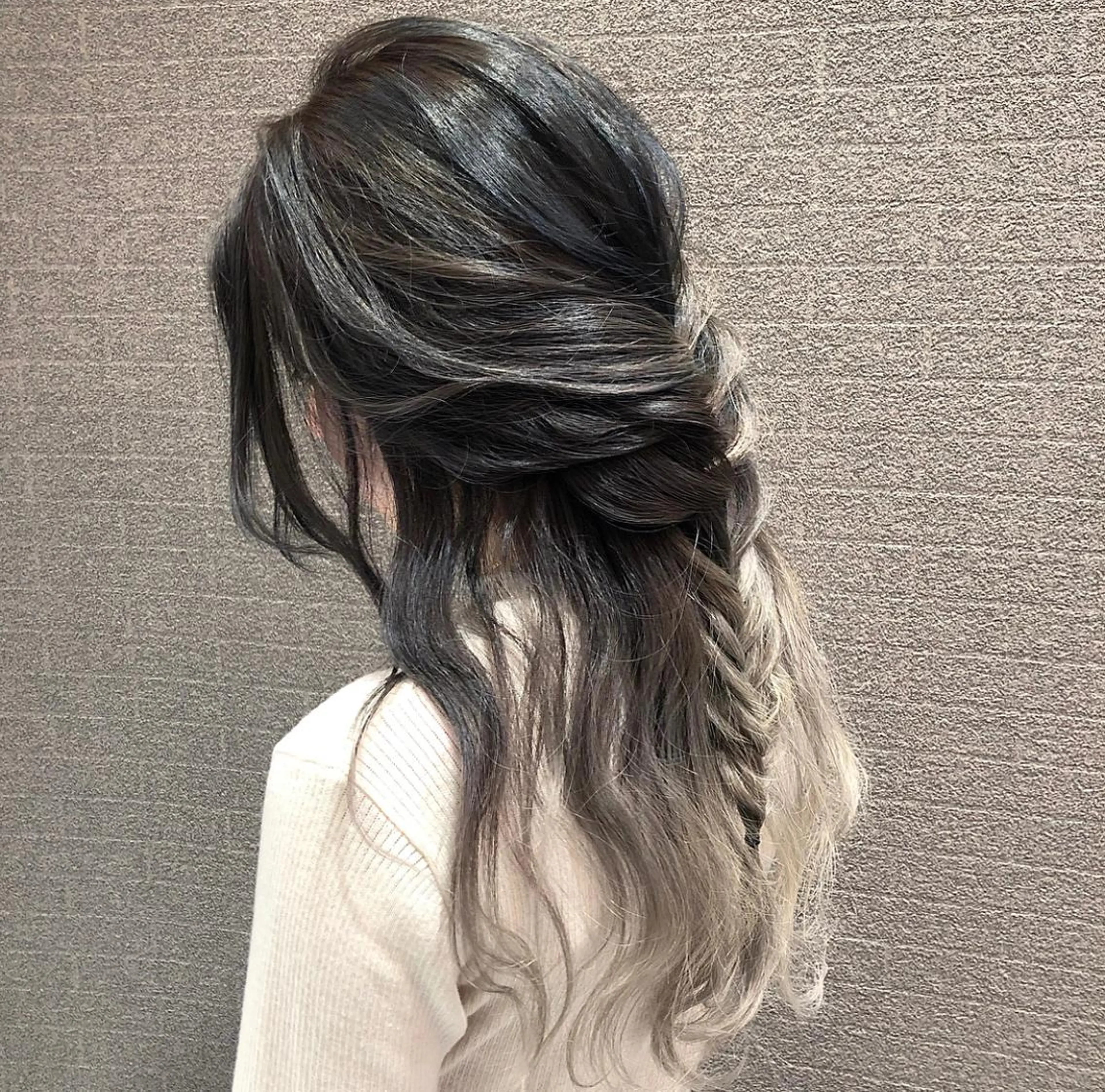 ロング カラー ヘアアレンジ バレイヤージュ デザインカラー グラデーションカラー ハイライトカラー ハイトーンカラー アンドウ ユウ/ レイヤーカット/韓国のヘアスタイル