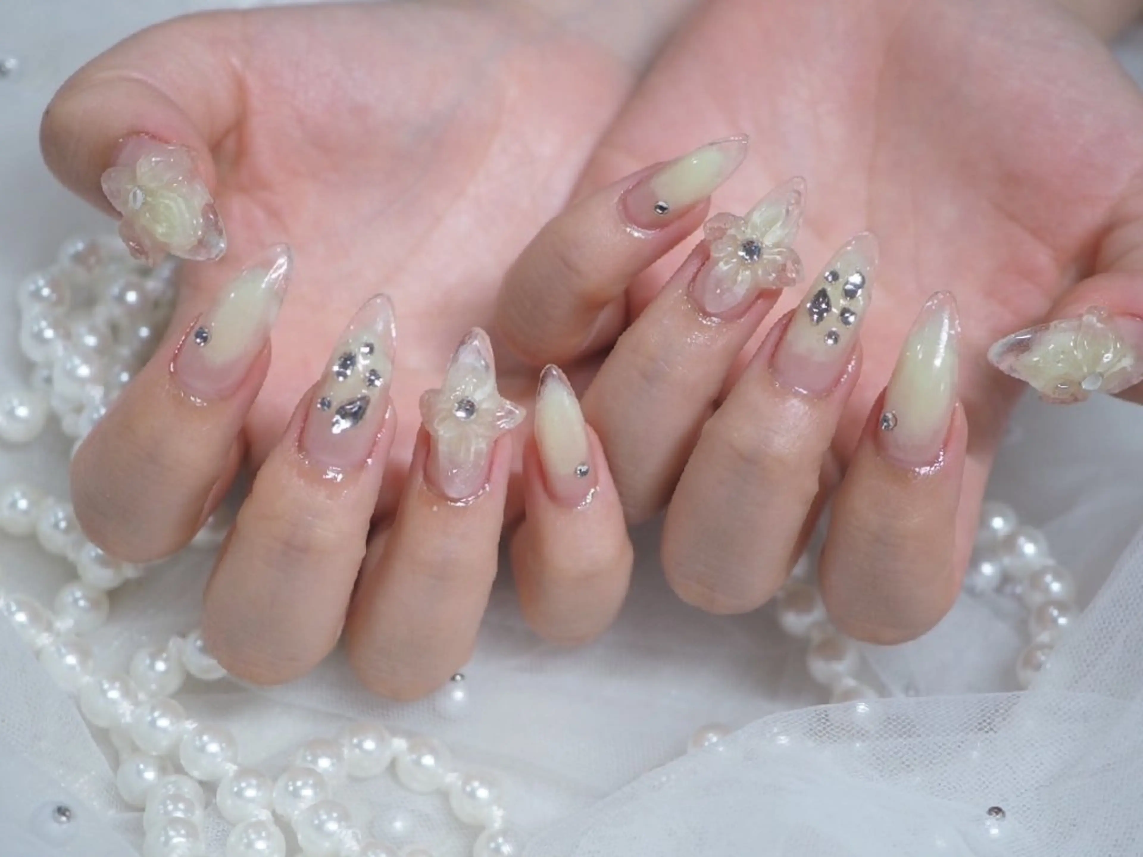 ロング ハンドネイル 岡林 優美のネイルデザイン