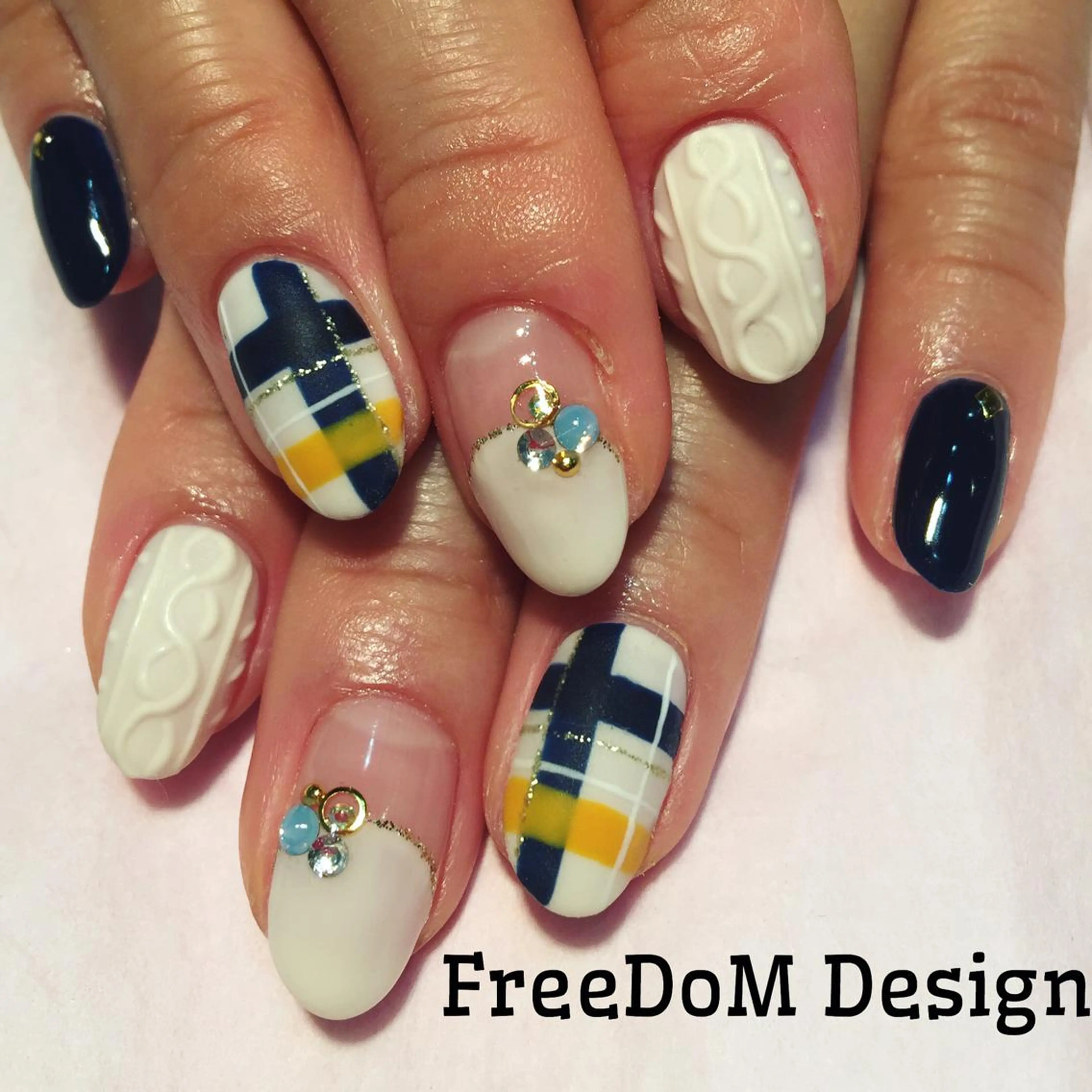 ネイル アートネイル ＦreeDoＭ   Design所属・W KUMIのネイルデザイン