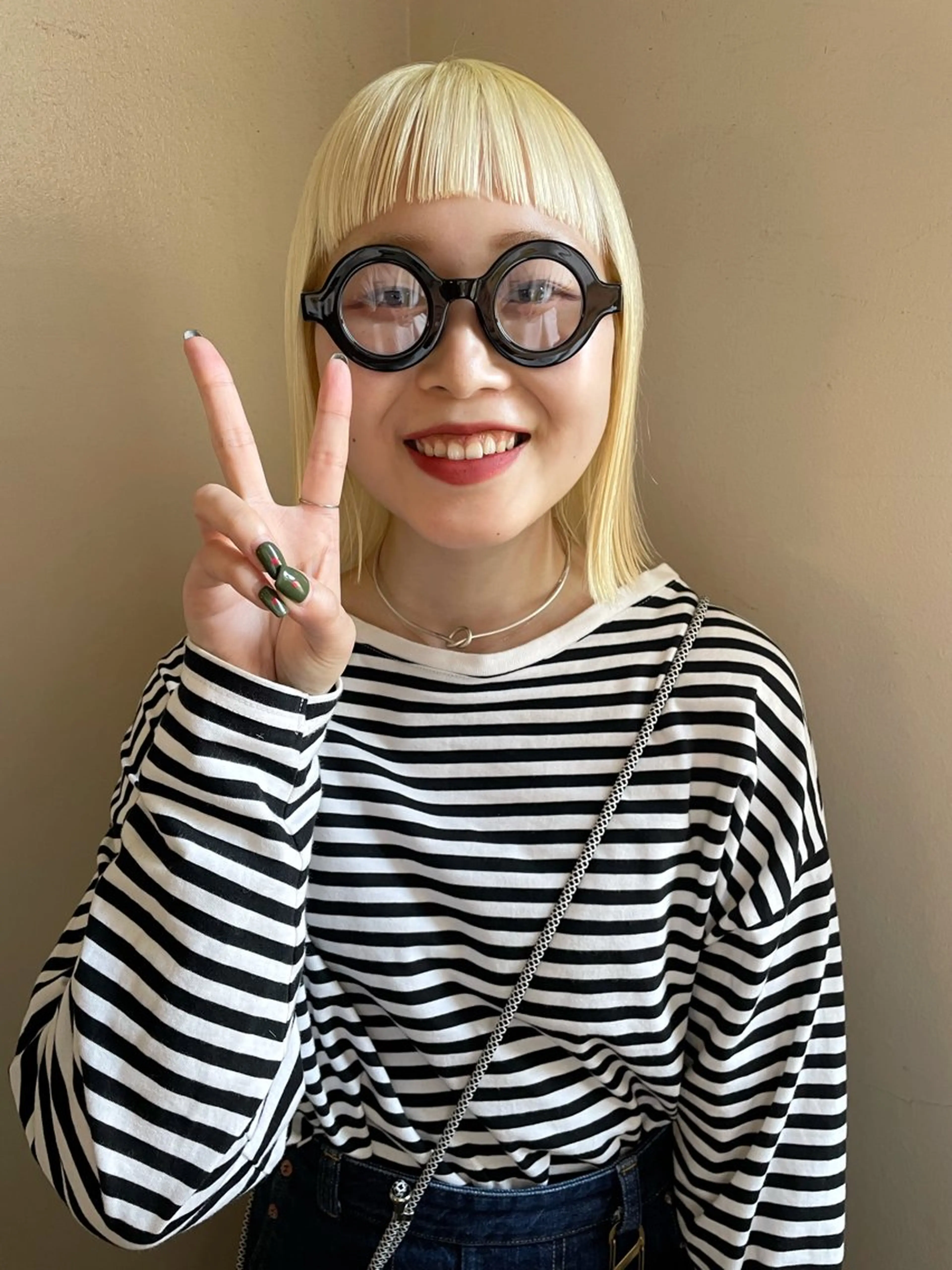 ショート カラー ヘアアレンジ オン眉 丸山渉/パーマ エフェクトブリーチのヘアスタイル