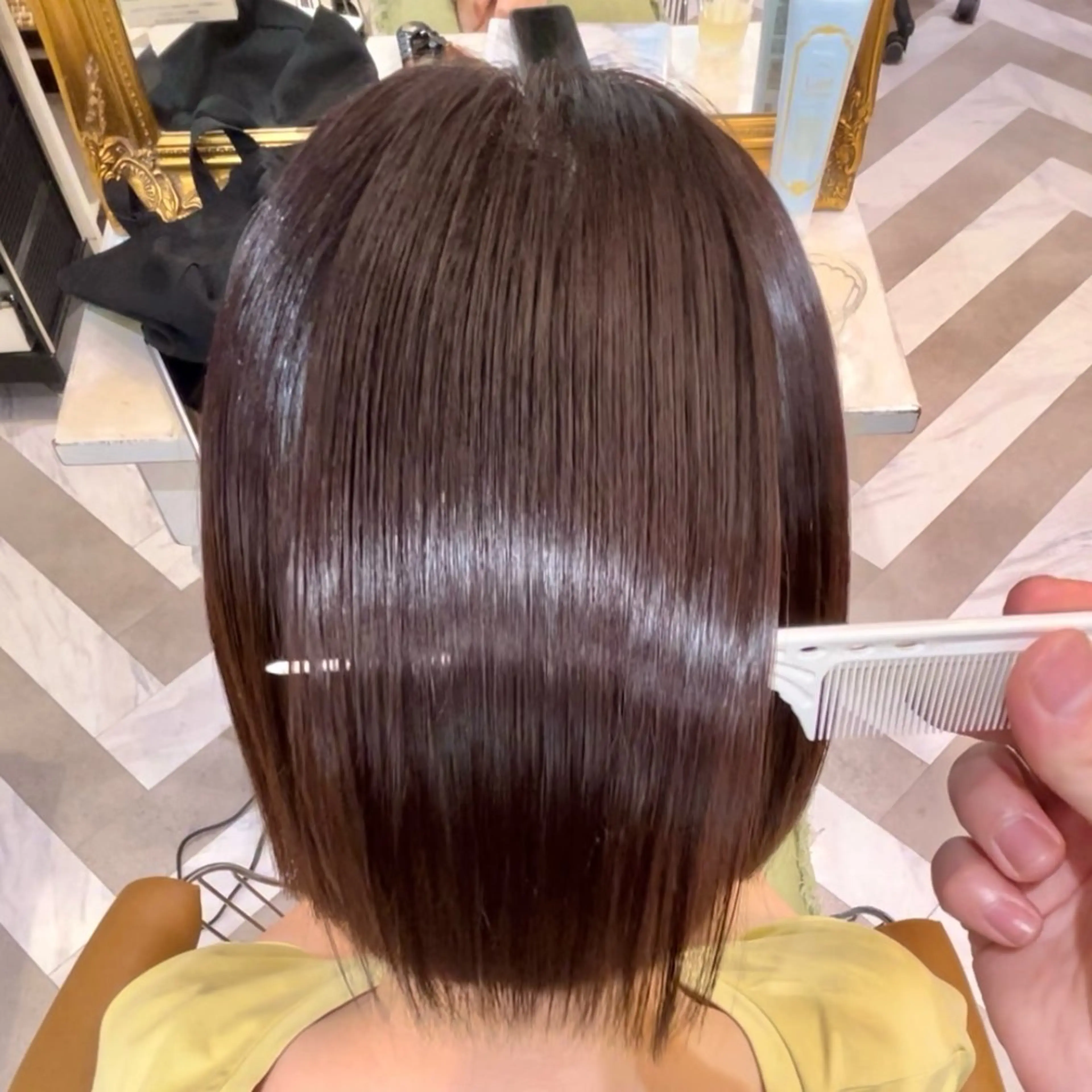 ミディアム カラー 縮毛矯正 髪質改善【縮毛矯正】 美髪ボブを量産する人のヘアスタイル