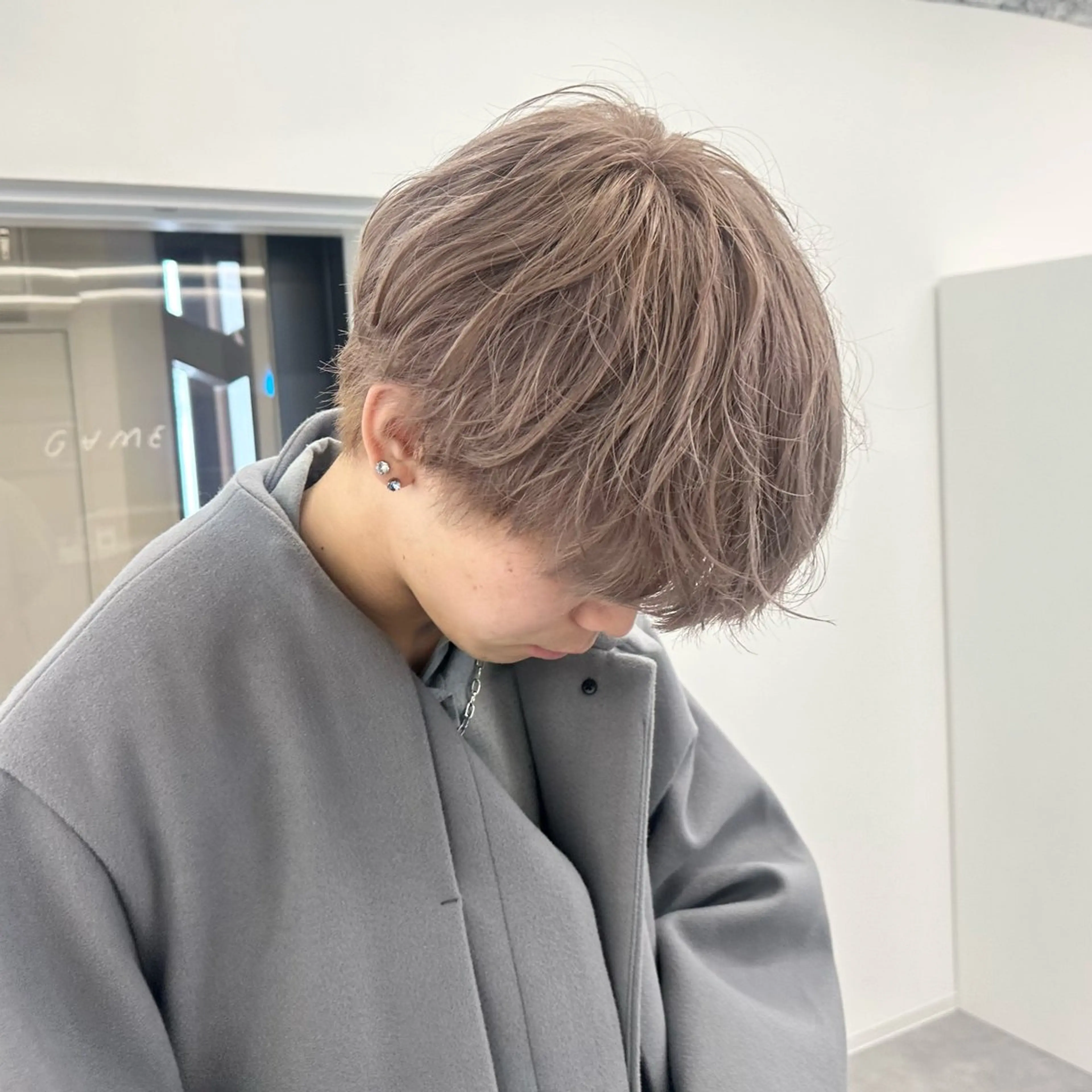 ショート カラー メンズ ベージュカラー ミルクティーベージュ カット ヘアカラー 🎀ハイトーン🎀 ケアブリーチmikuのヘアスタイル