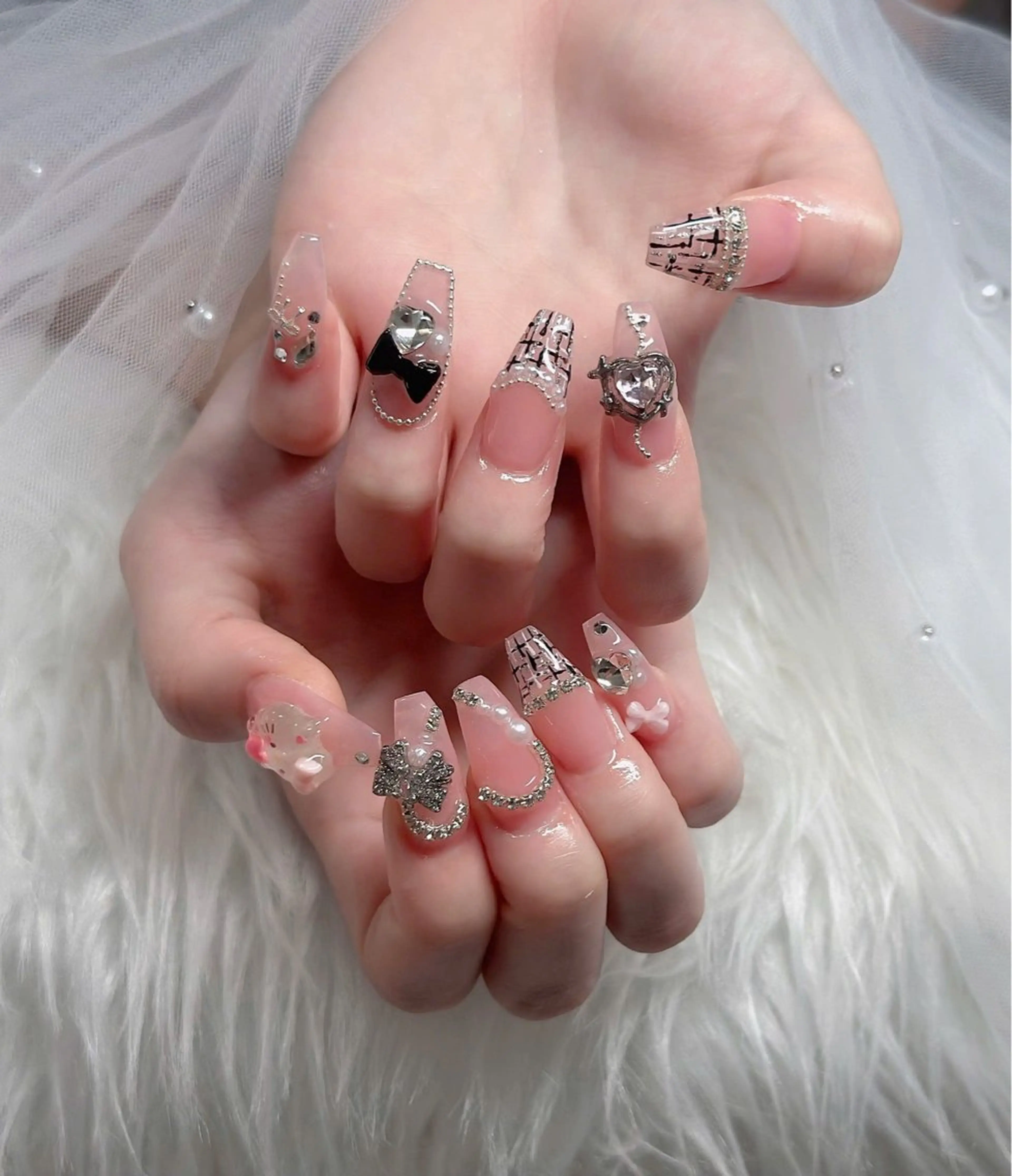 ネイル オーロラネイル フレンチネイル ジェルネイル ハロウィン 韓国ネイル ハンドネイル H.baby Nail Salonのネイルデザイン