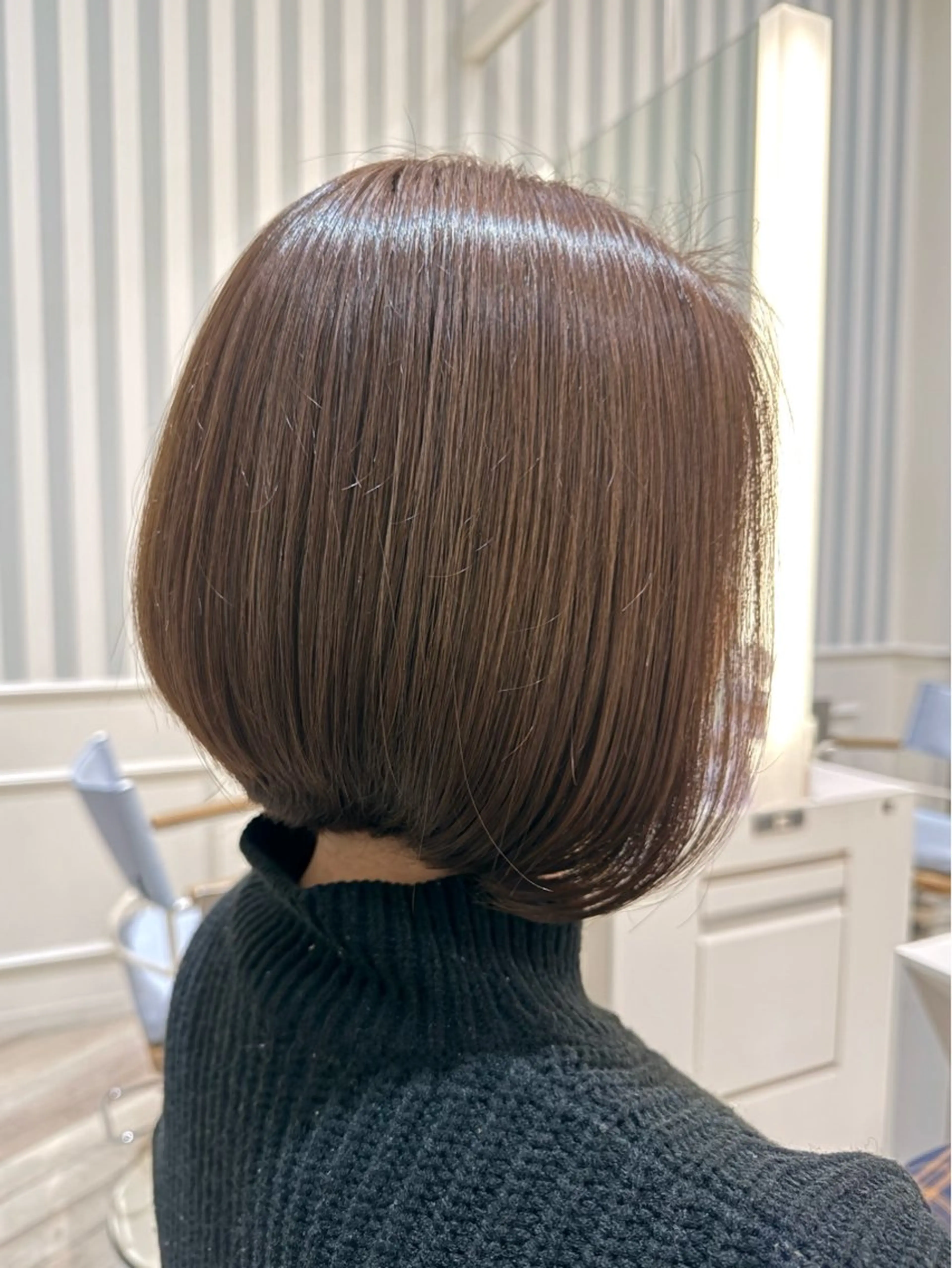 ミディアム アッシュ ボブ ハイライト 顔周りレイヤー カット❄️石川瑠青のヘアスタイル