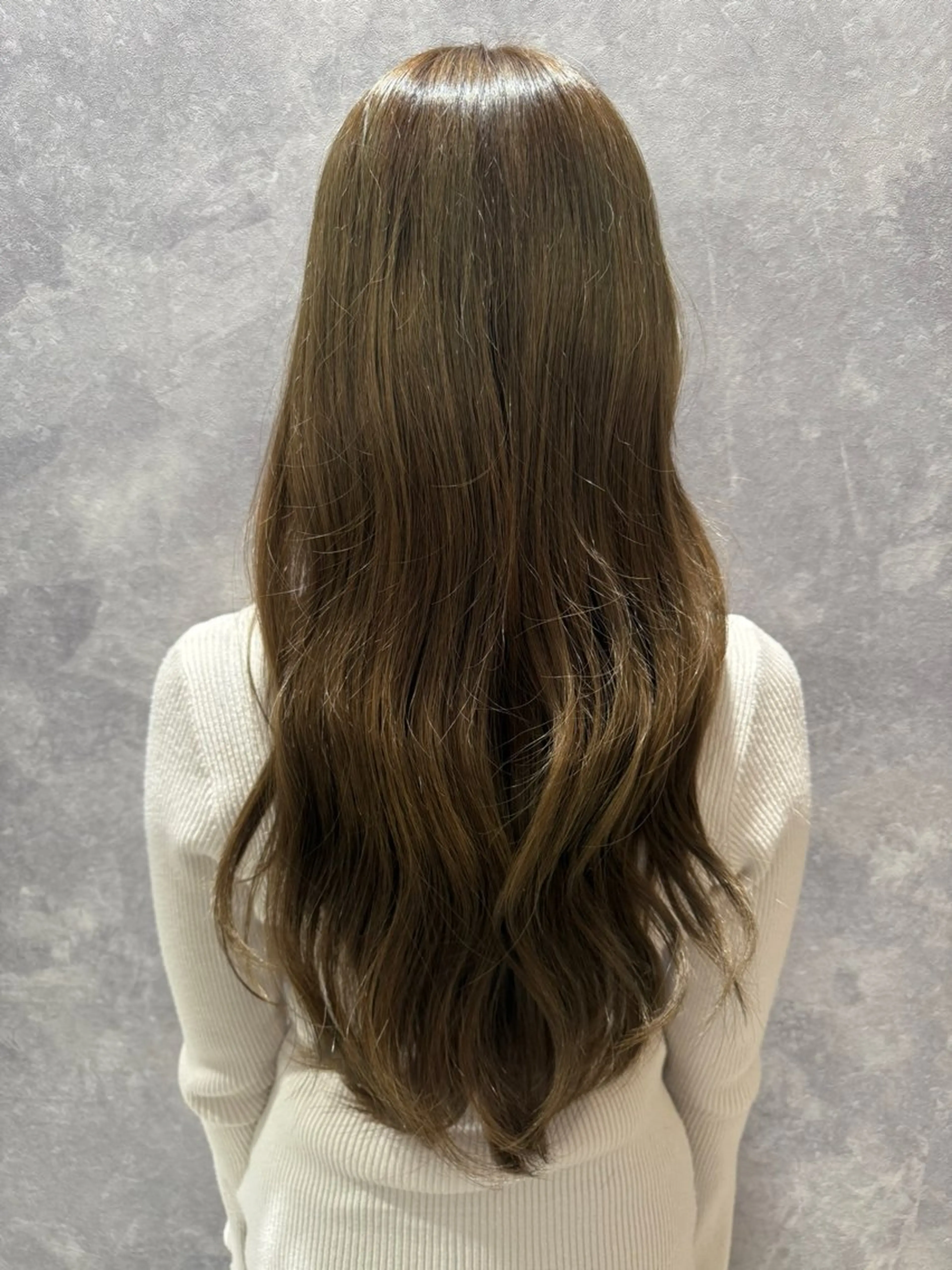 カラー ベージュカラー オリーブベージュ 宮崎 風花のヘアスタイル