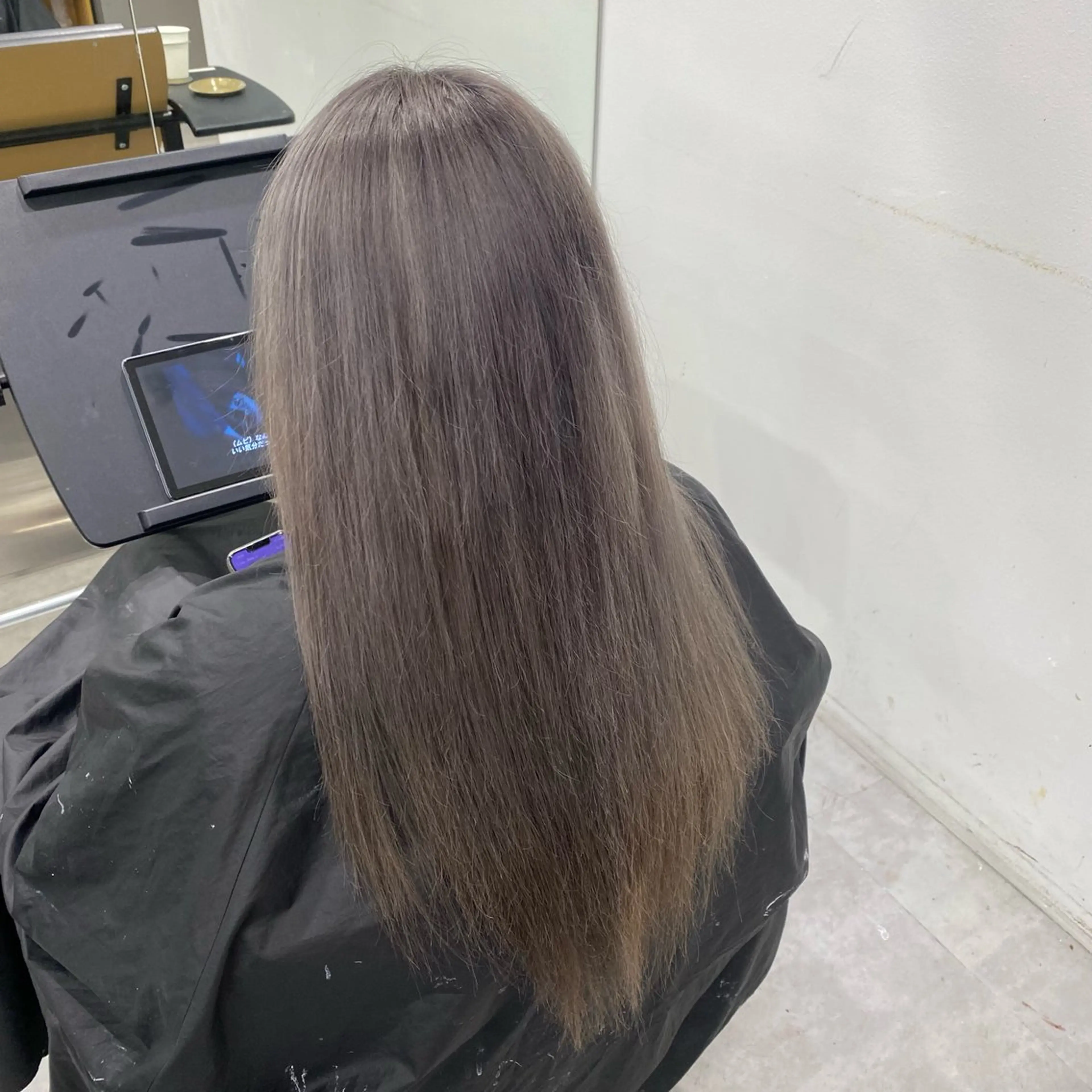 ロング カラー ヘアカラー Welring hair salon所属・Runa/大人 かわいいハイトーンのヘアスタイル