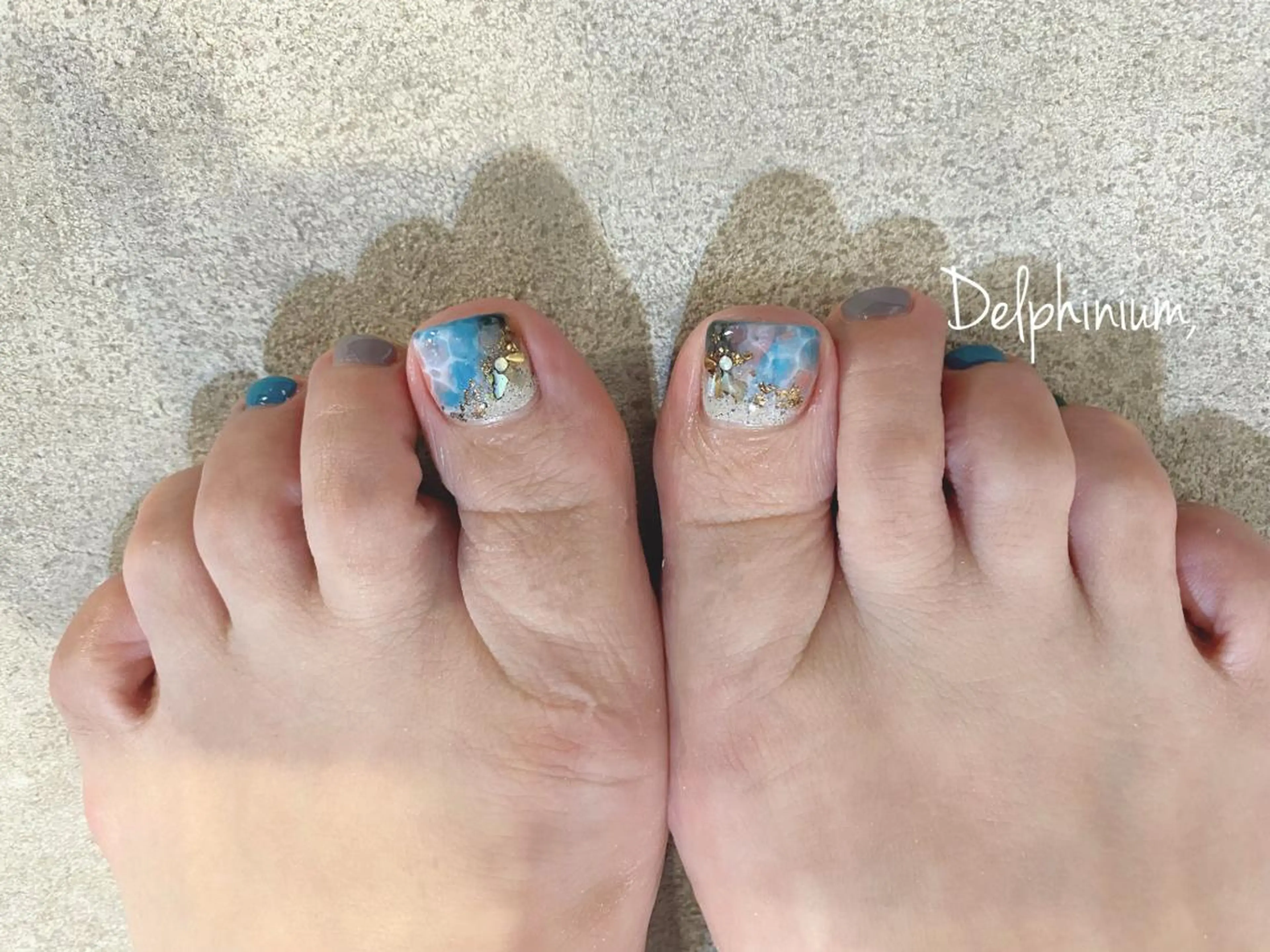 ネイル フットネイル 岡本 友恵のネイルデザイン