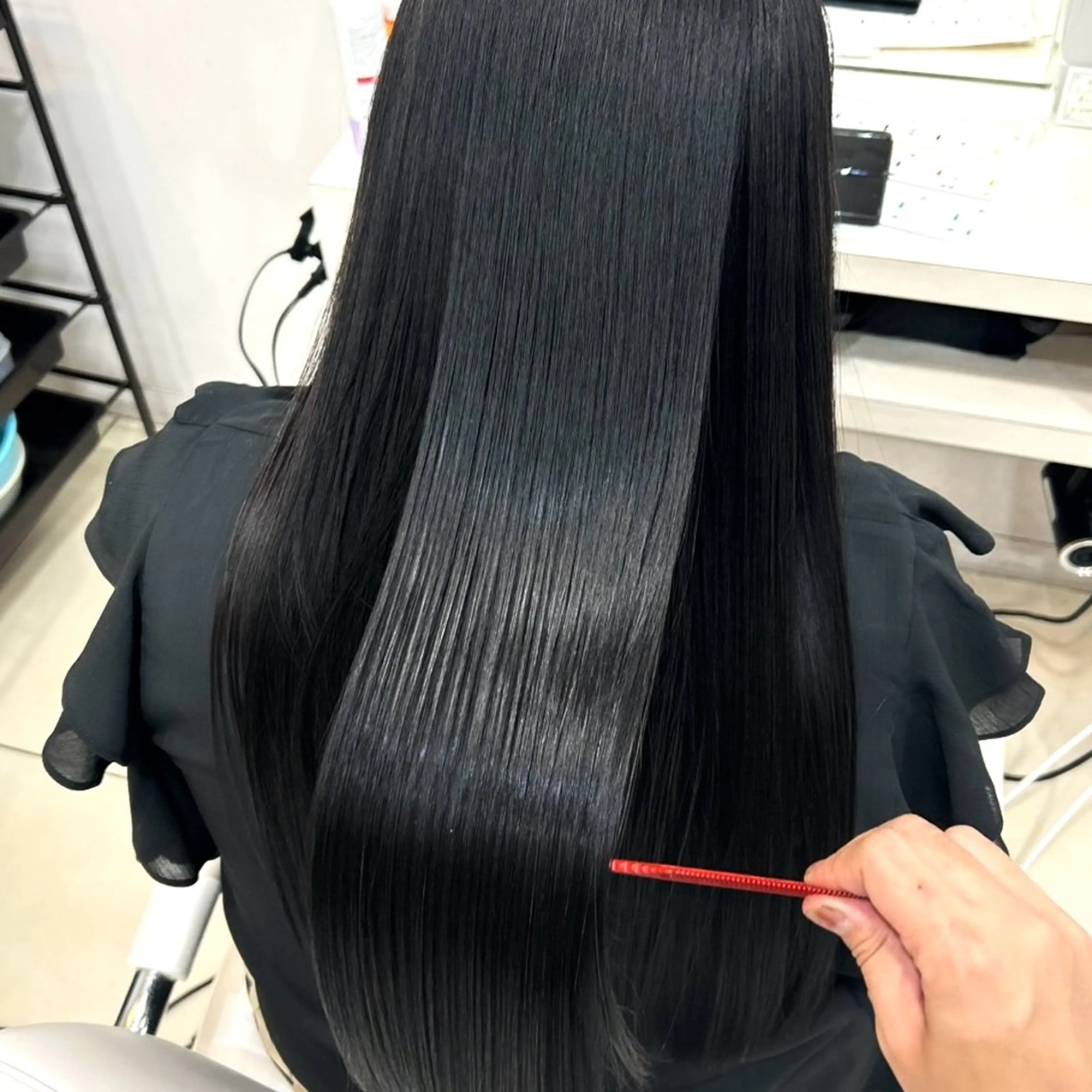 【学生・就活応援📢✊🏻】暗染めカラー➕トリートメント¥4400(ロング料金別)の写真