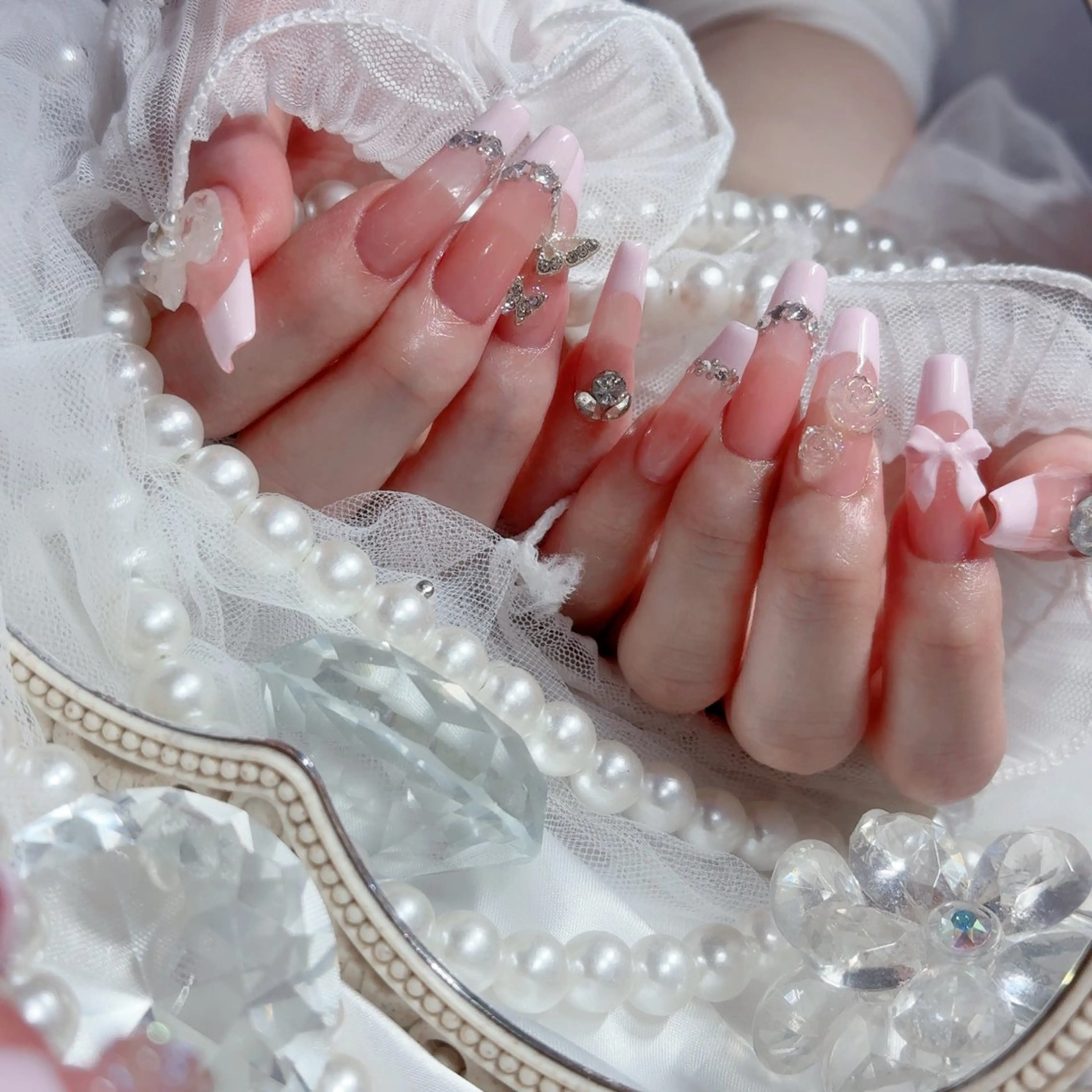 ネイル オーロラネイル 成人式 フットネイル 韓国ネイル ロングネイル Yudia tamakiのネイルデザイン