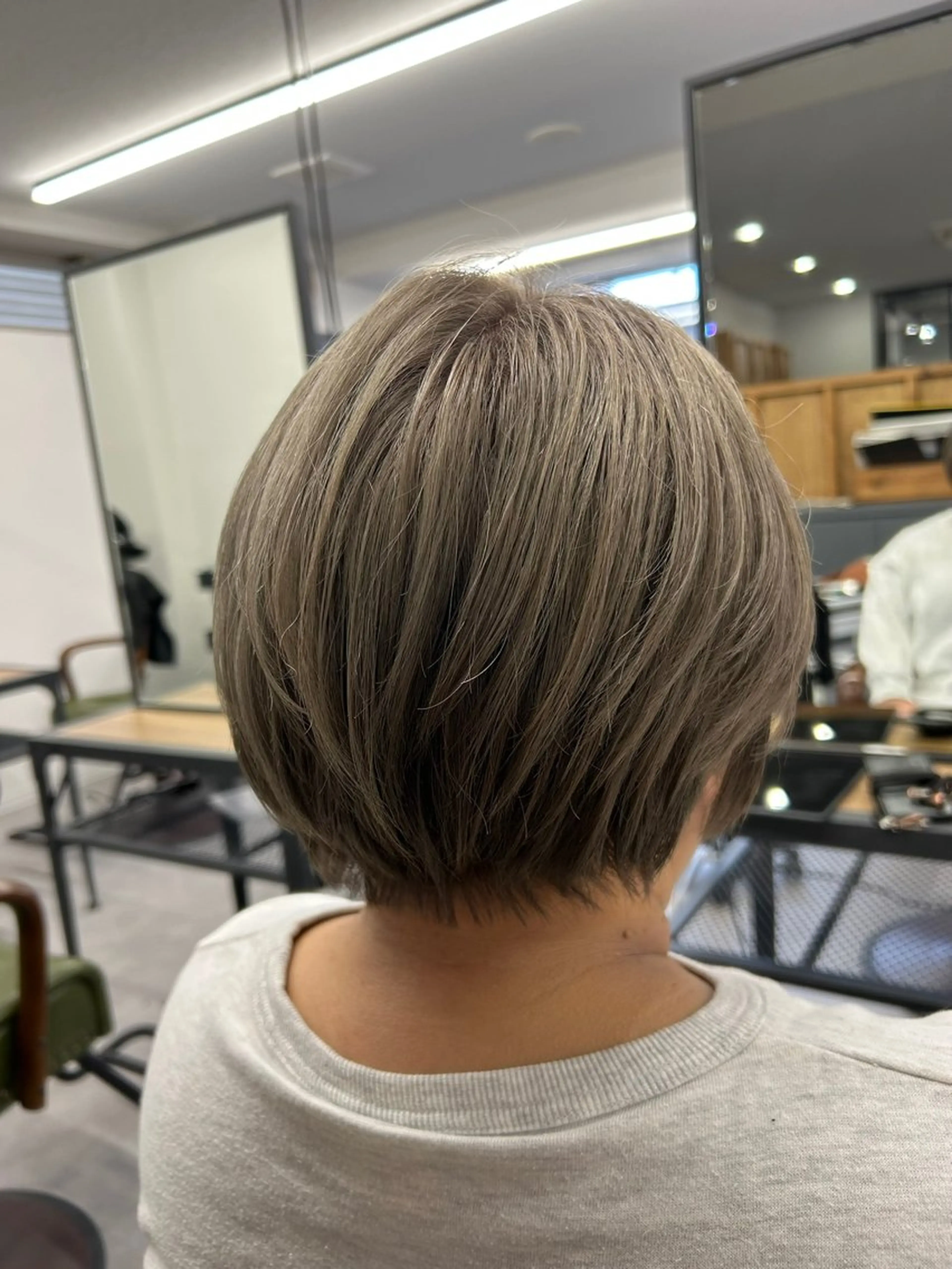 ショート カラー ショートボブ グレージュ ボブ ショートヘア カット ヘアカラー SHAFT Ieiriのヘアスタイル