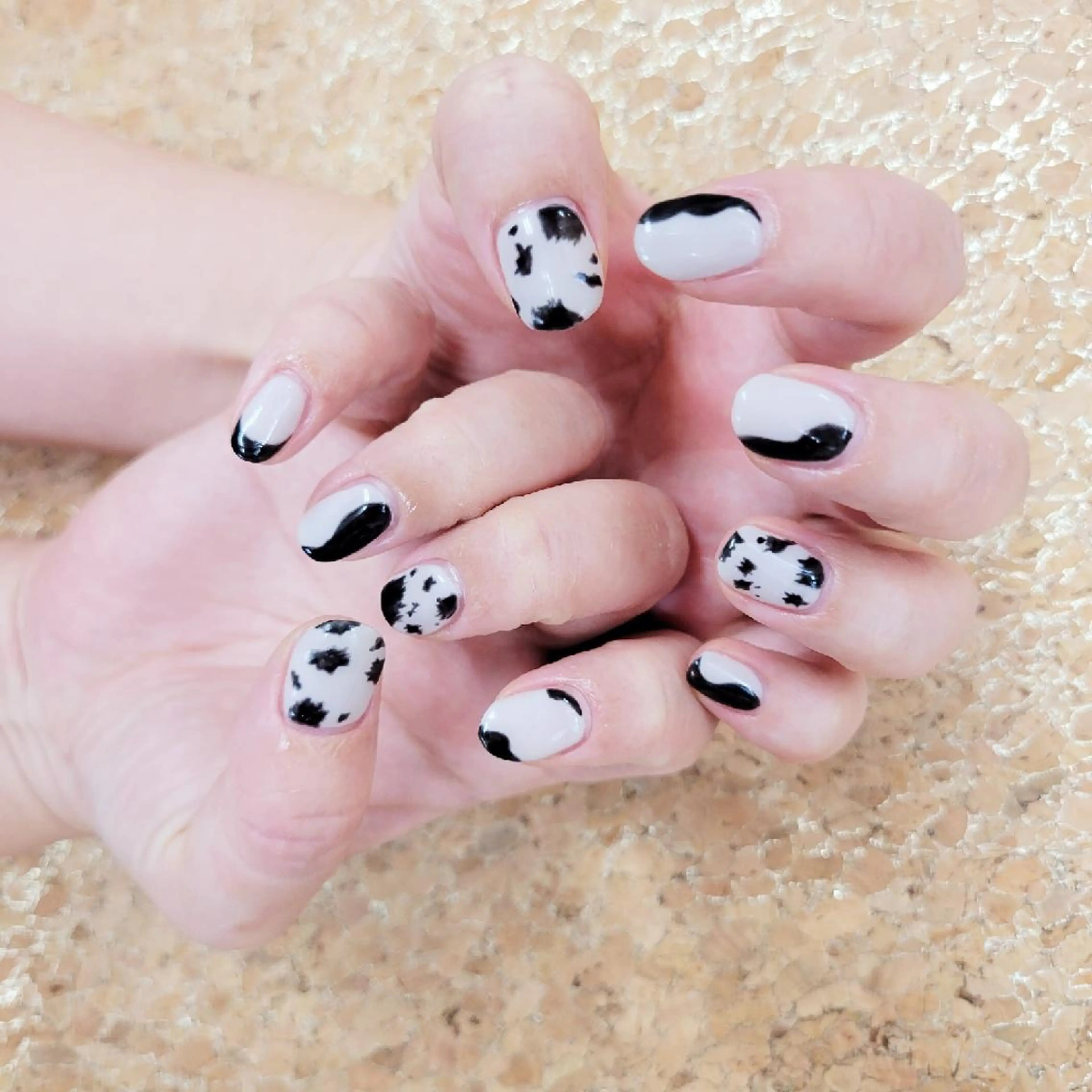 ミディアム 櫛の屋浜口店所属・櫛の屋浜口店 sumireのネイルデザイン