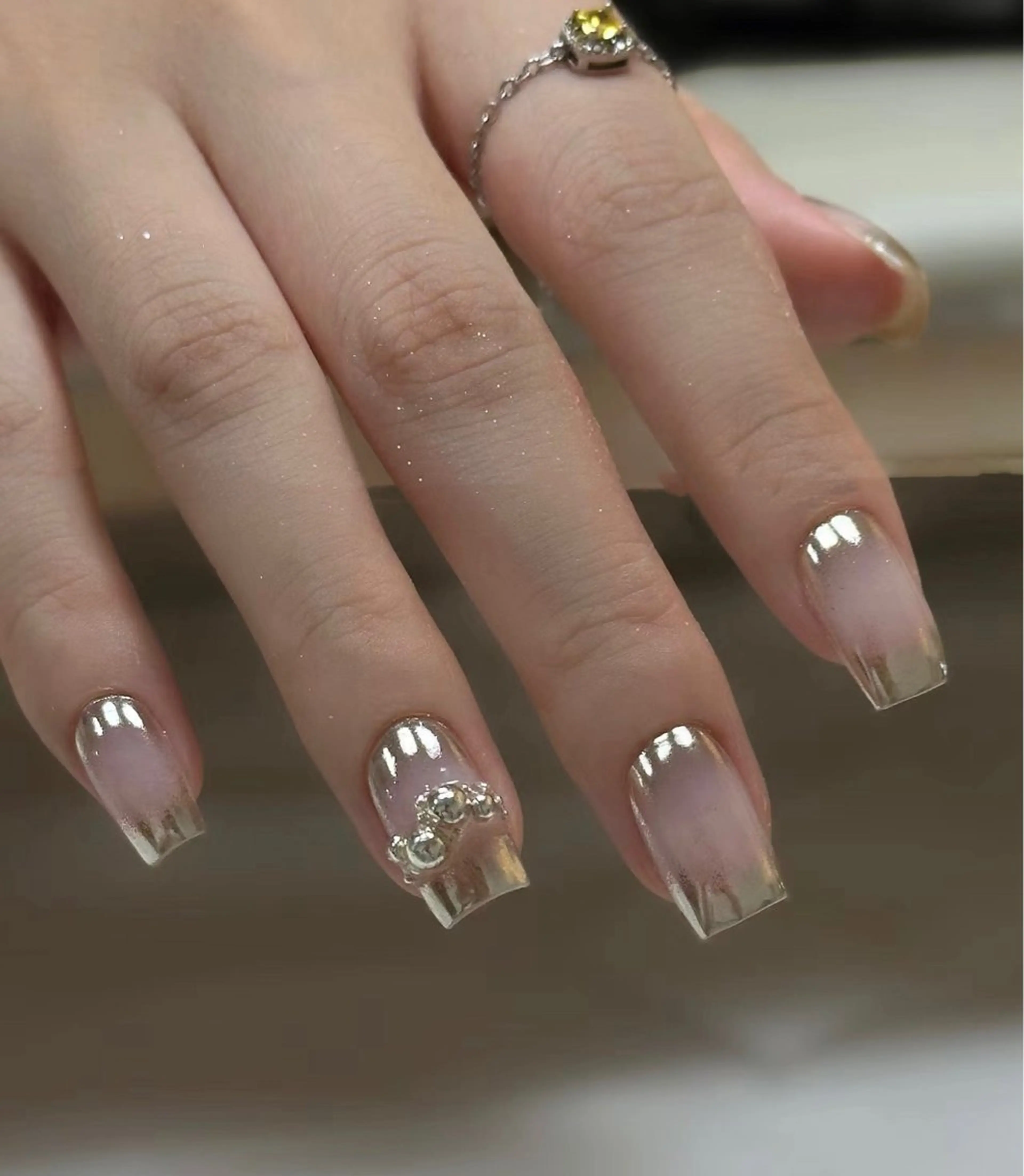 ネイル チークネイル ミラーネイル BabyYouMi nailのネイルデザイン