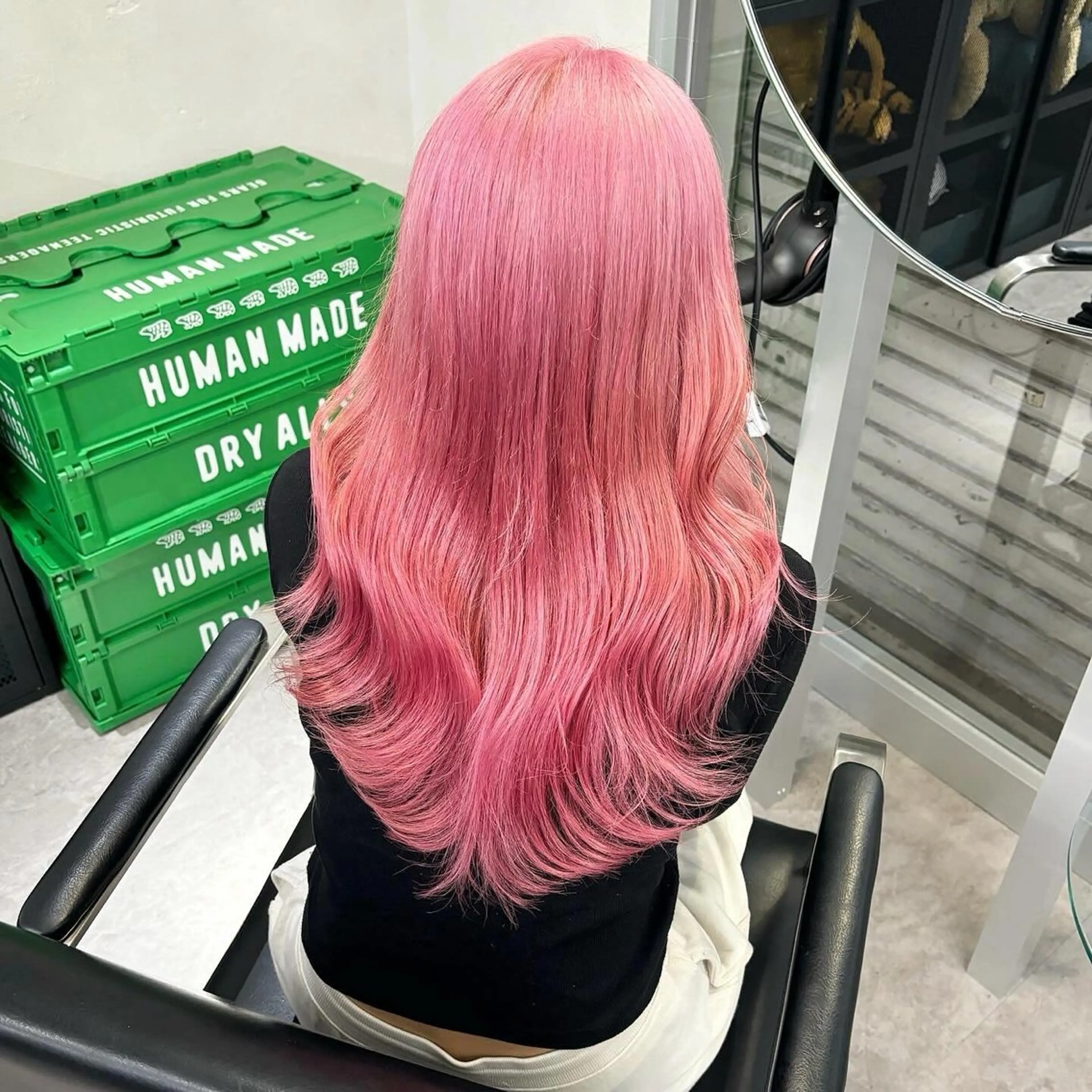 ロング カラー ブリーチ 苗代萌/ぷるツヤ髪 🫧／レイヤーカットのヘアスタイル