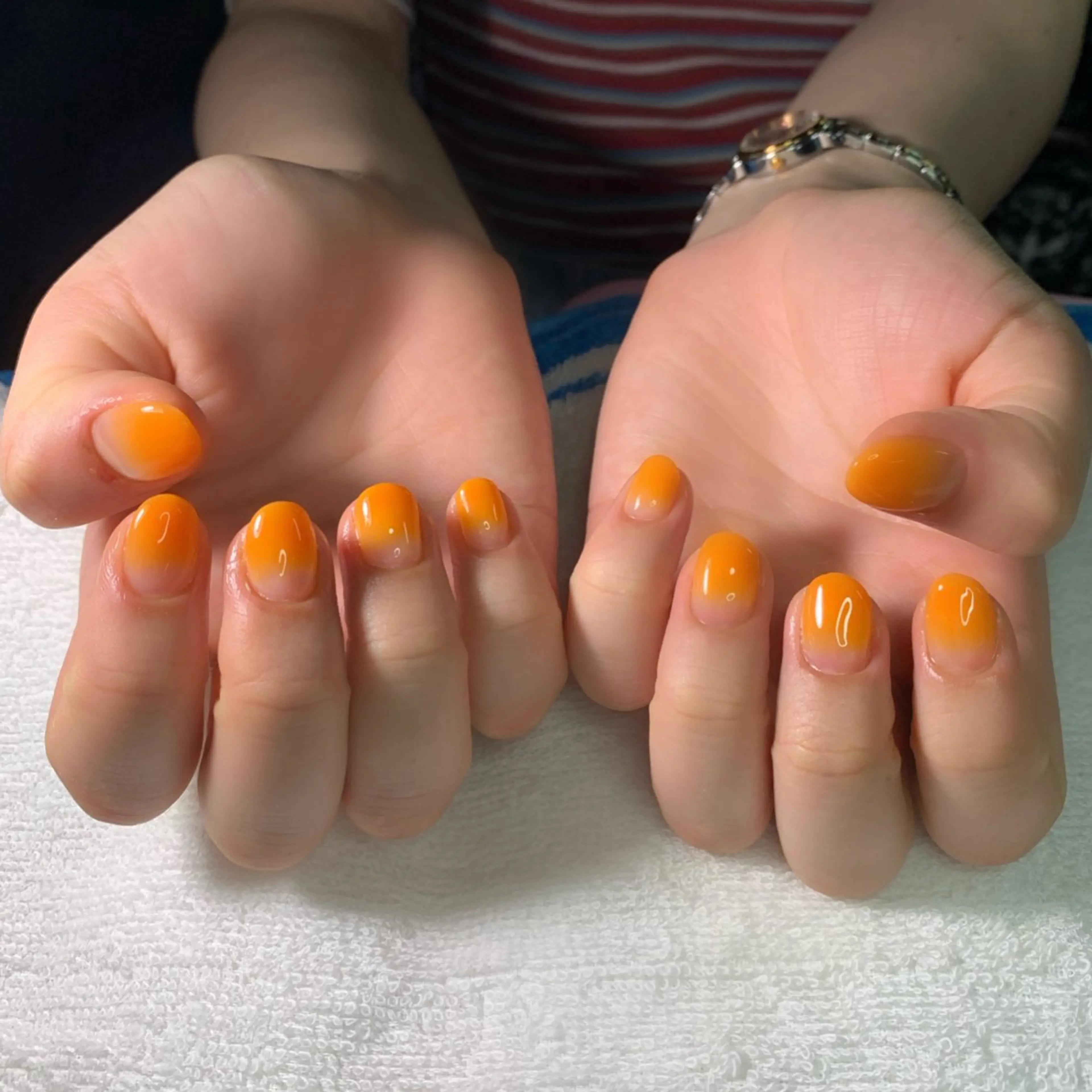 ネイル グラデーション オレンジ ハンドネイル MHR nailのネイルデザイン