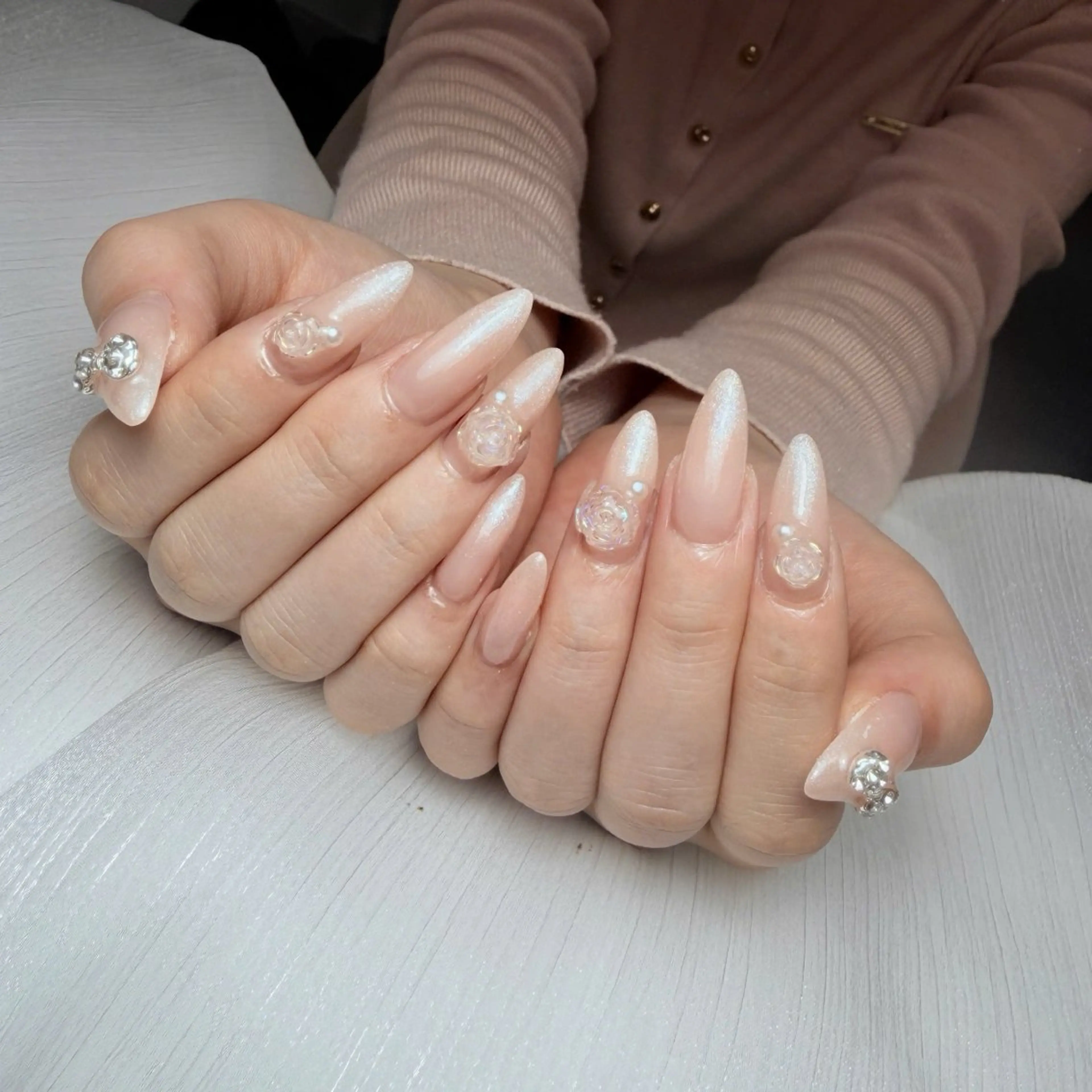 ネイル オーロラネイル 長さ出し フレンチネイル ジェルネイル マグネットネイル ハンドネイル KITTY_NAILS所属・KITTY nailsのネイルデザイン