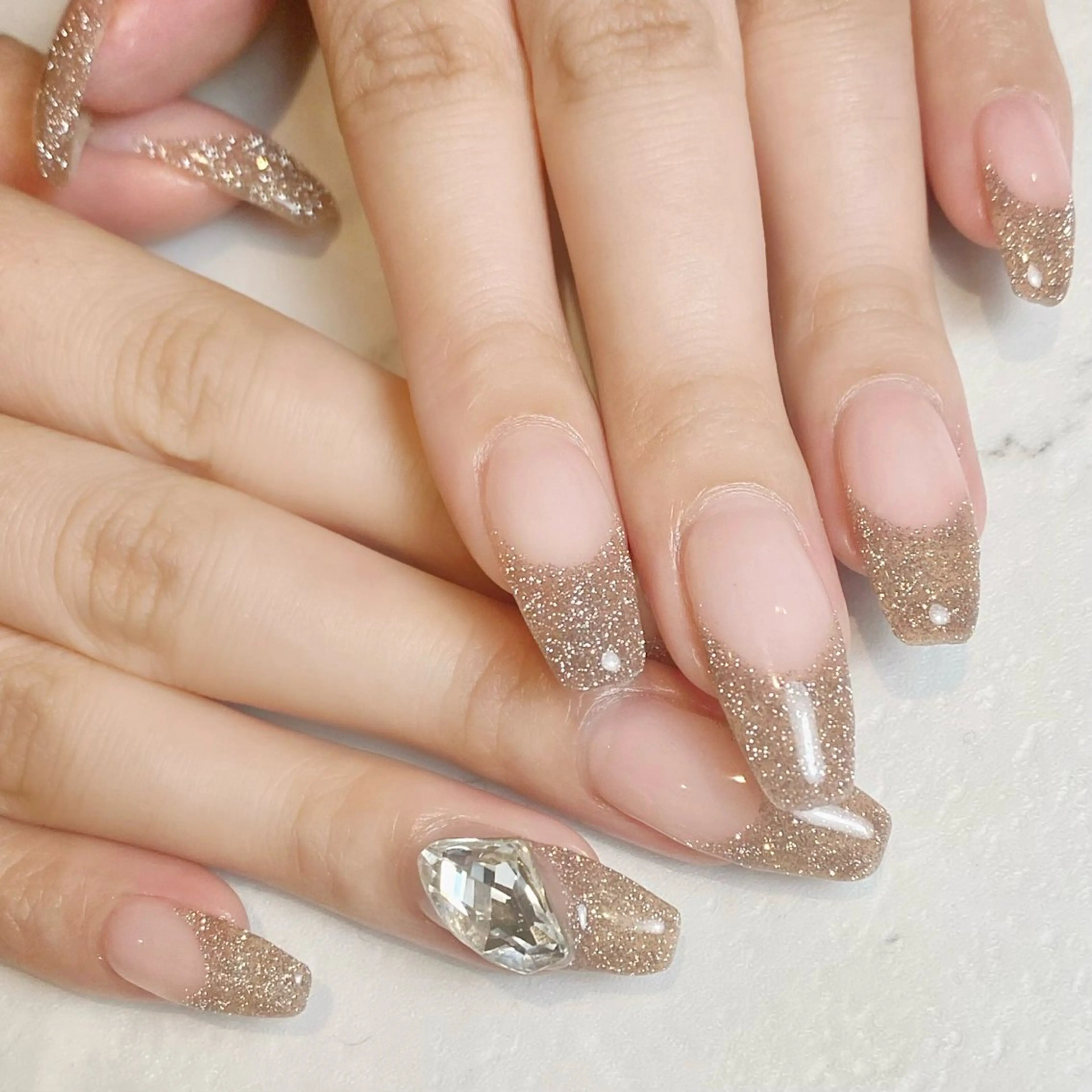 ネイル フラッシュネイル フレンチネイル プライベートサロン Rのネイルデザイン