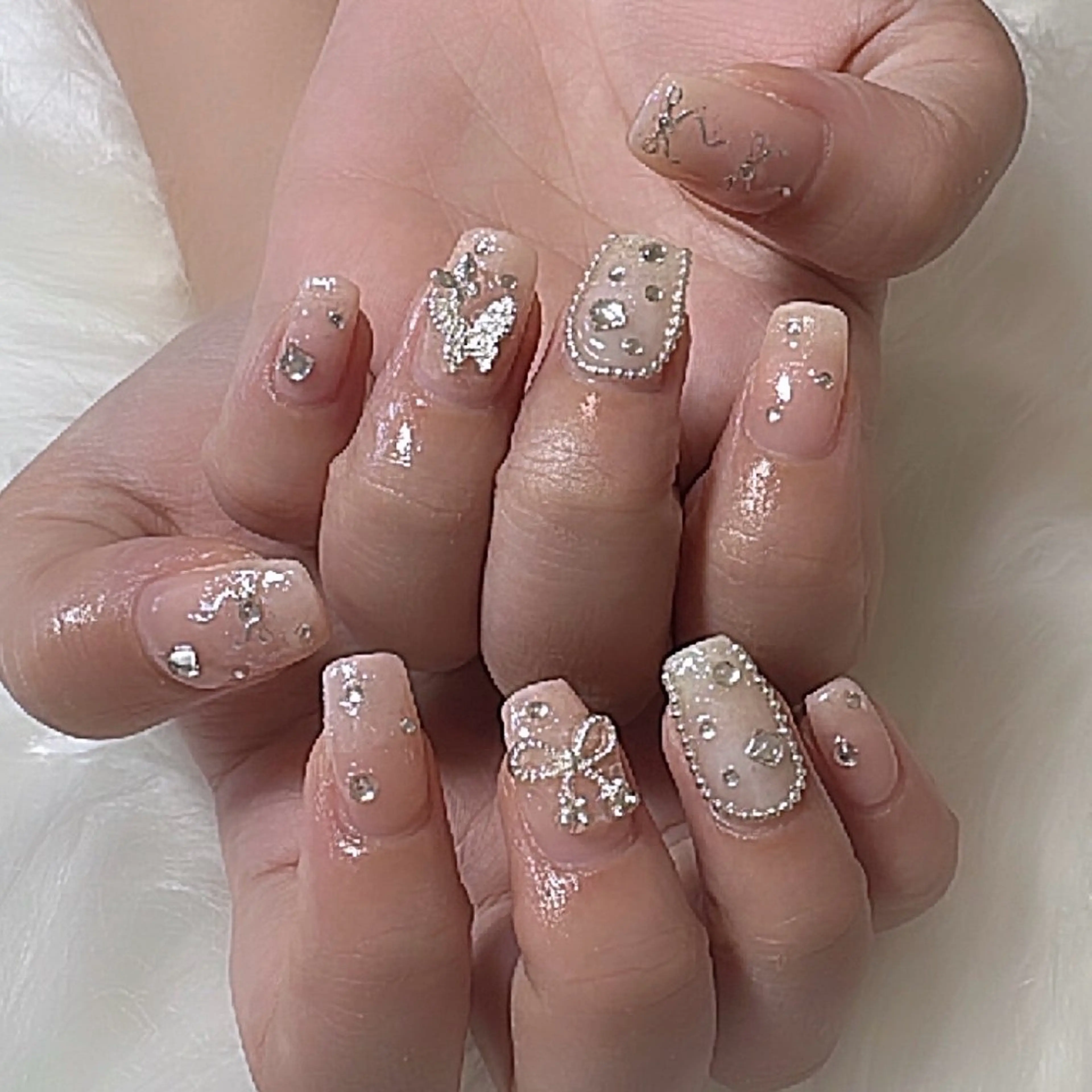 ネイル シュシュ 🎀 girly nailのネイルデザイン