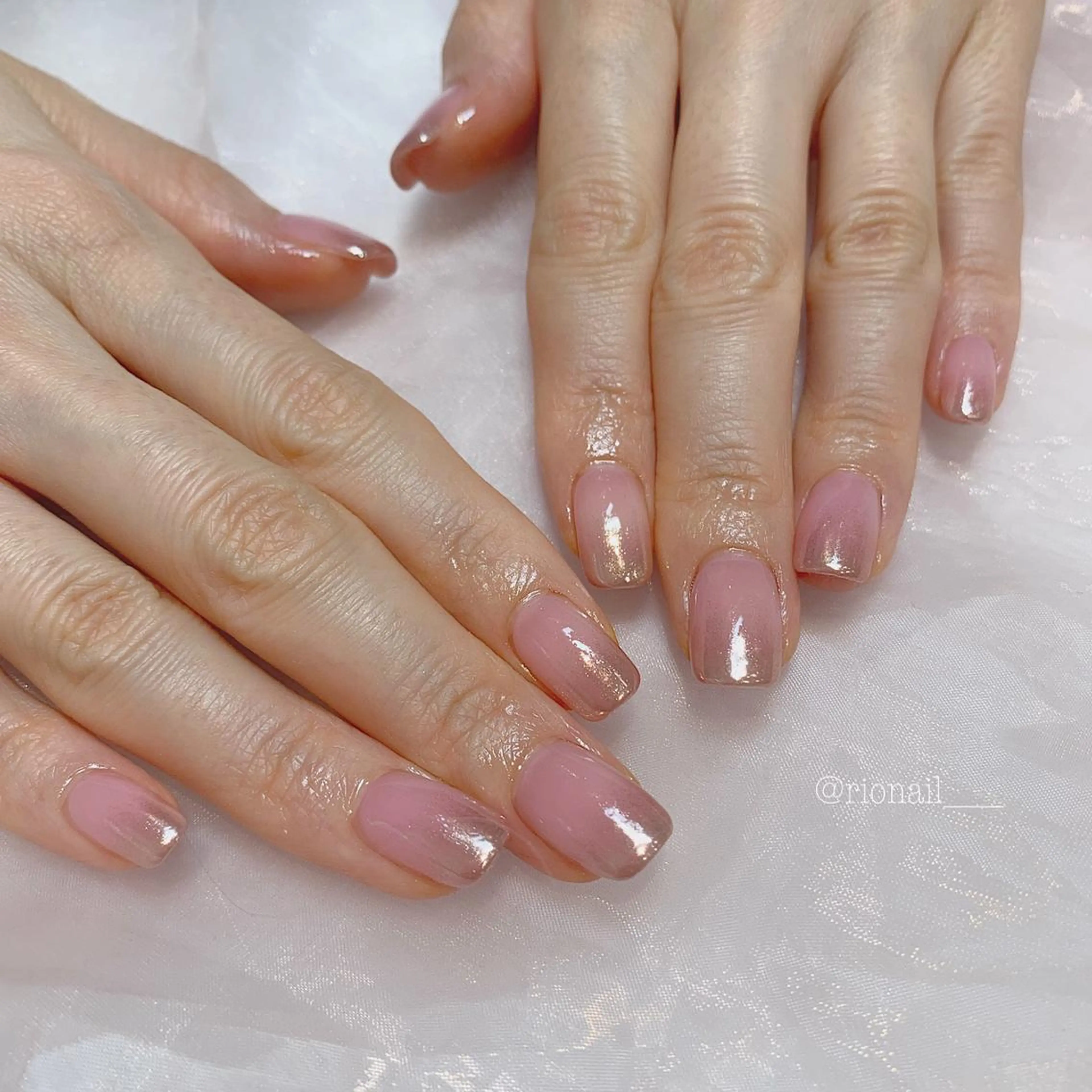 ネイル アートネイル ハンドネイル 𝘙𝘪𝘰𝘯𝘢 ...🕯🤍のネイルデザイン