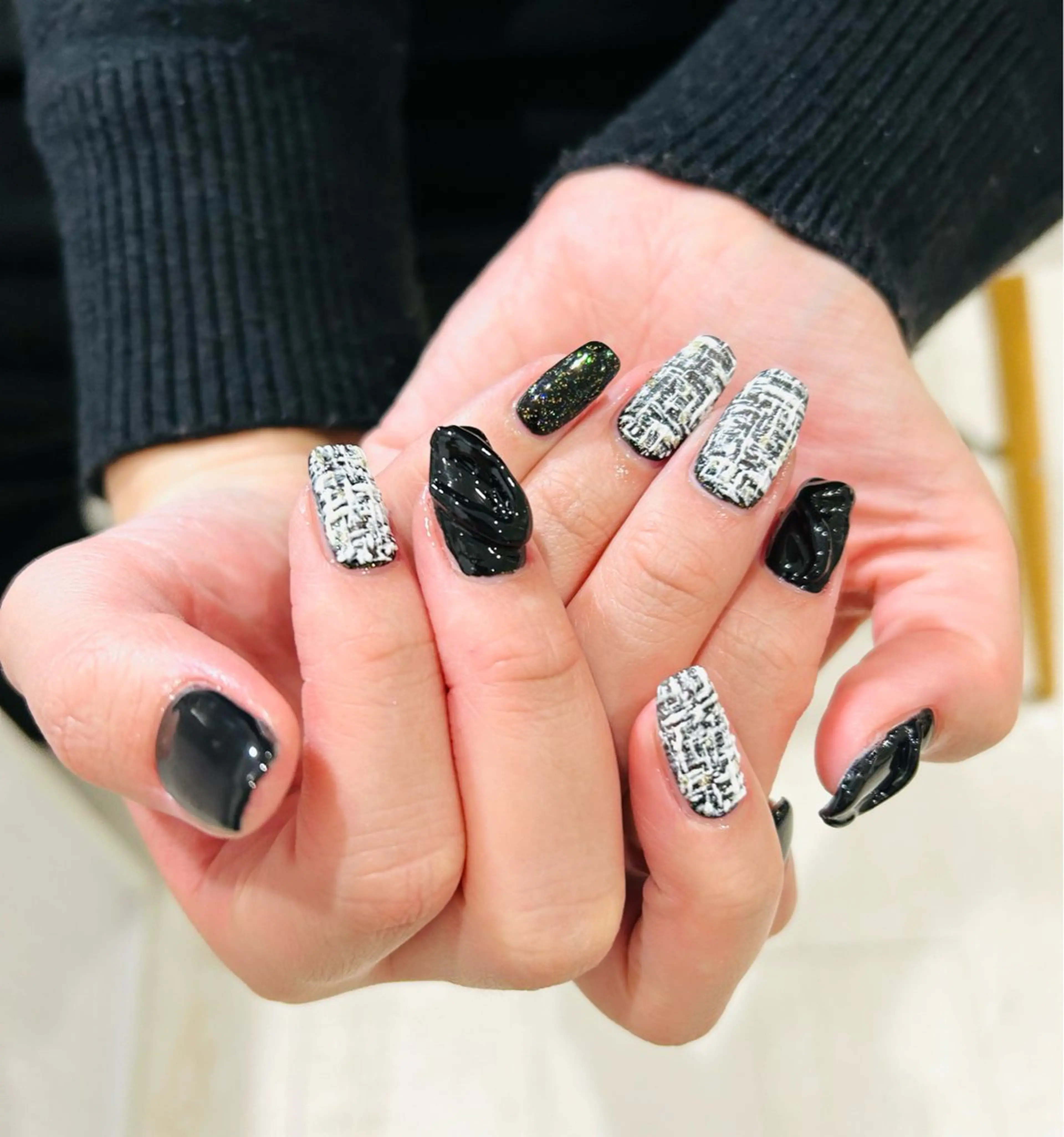 ネイル フラッシュネイル フットネイル フレンチネイル ラメ(グリッター) ラメグラデーション H3(エイチスリー)所属・H3 hitoのネイルデザイン